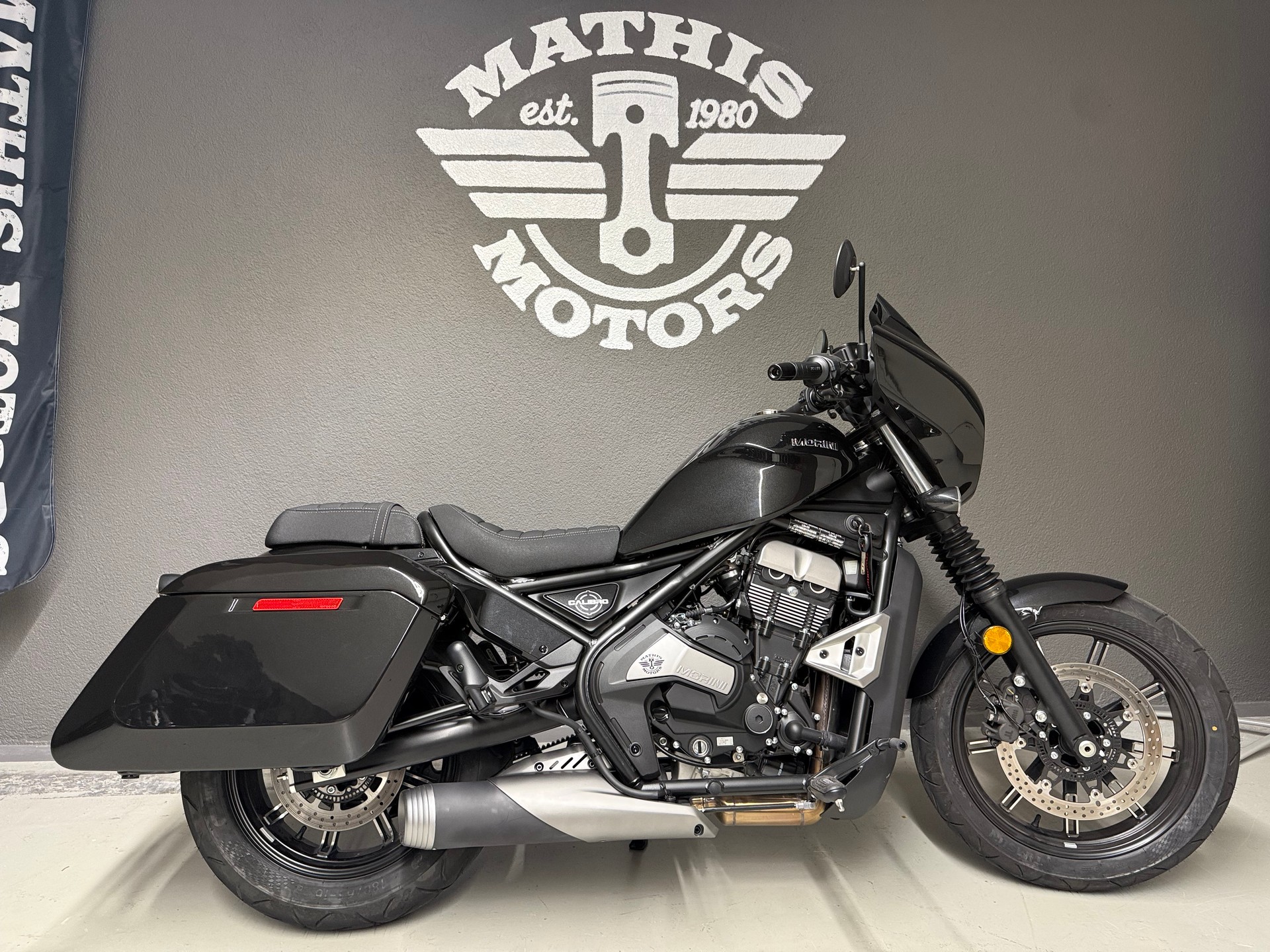 MOTO MORINI CALIBRO BAGGER 700-image-1