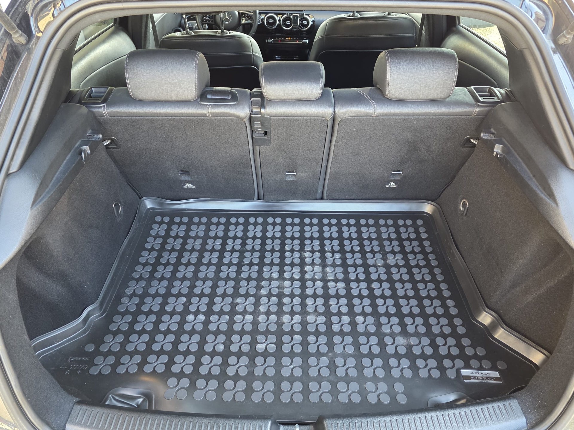 MERCEDES-BENZ A 180 d Style 7G-DCT-image-4