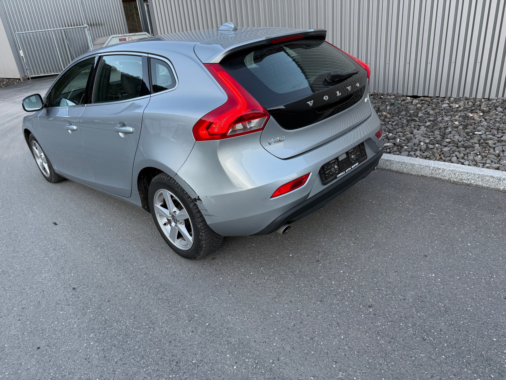 VOLVO V40 D3 Momentum Geartronic-showroom-element-3