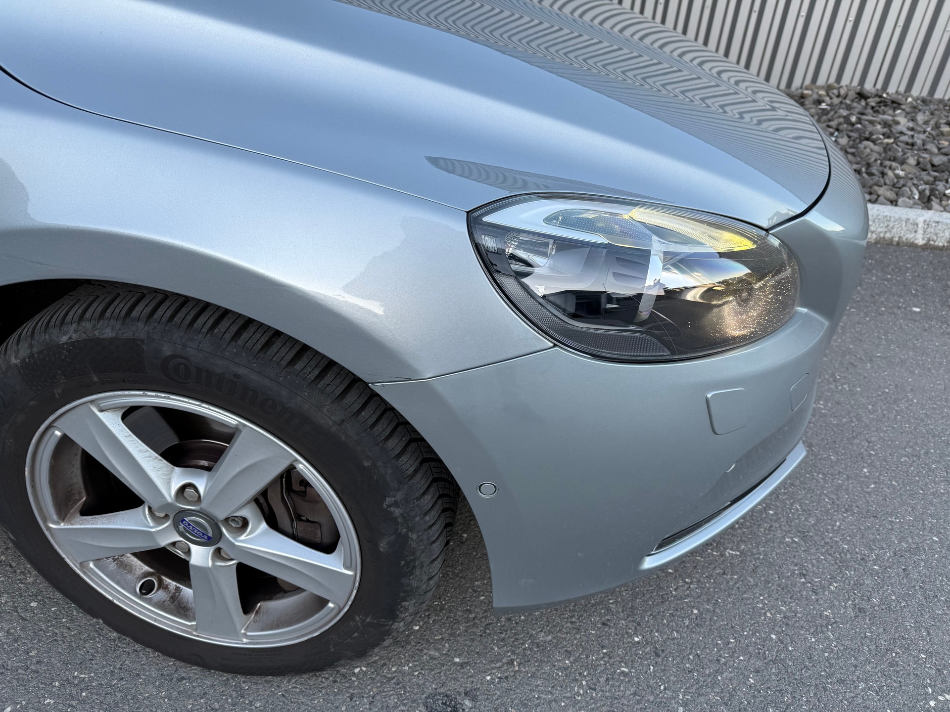 VOLVO V40 D3 Momentum Geartronic-image-8