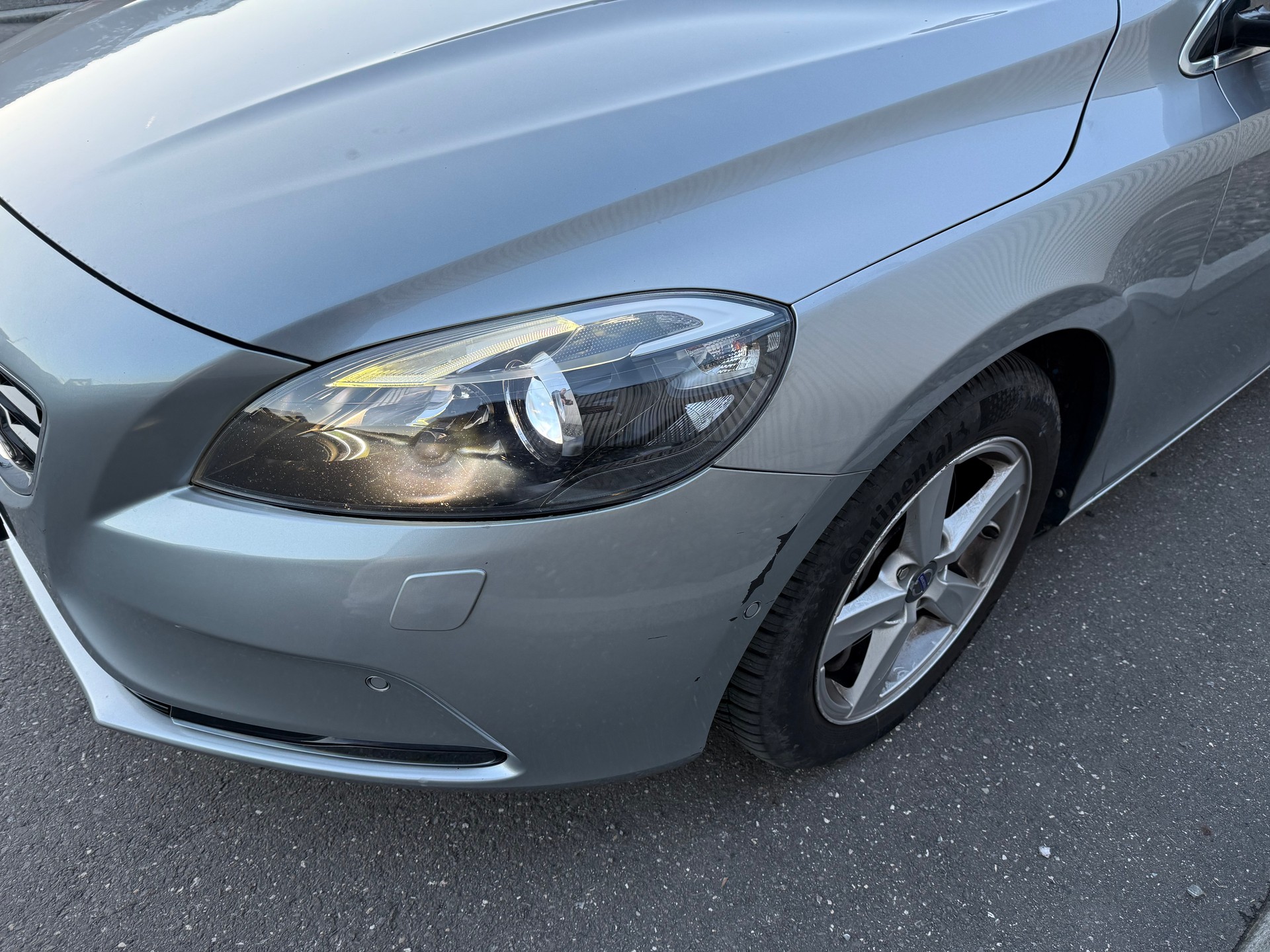 VOLVO V40 D3 Momentum Geartronic-image-11