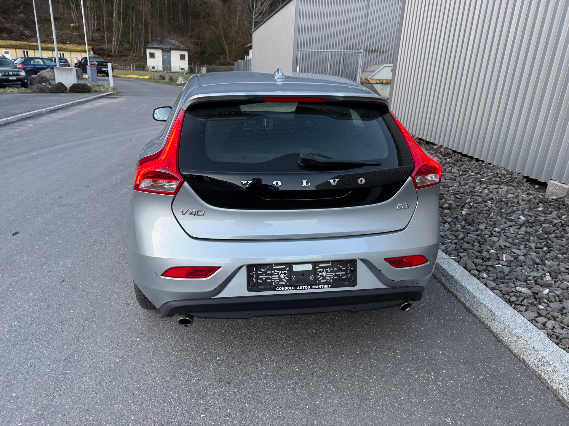 VOLVO V40 D3 Momentum Geartronic-showroom-element-2
