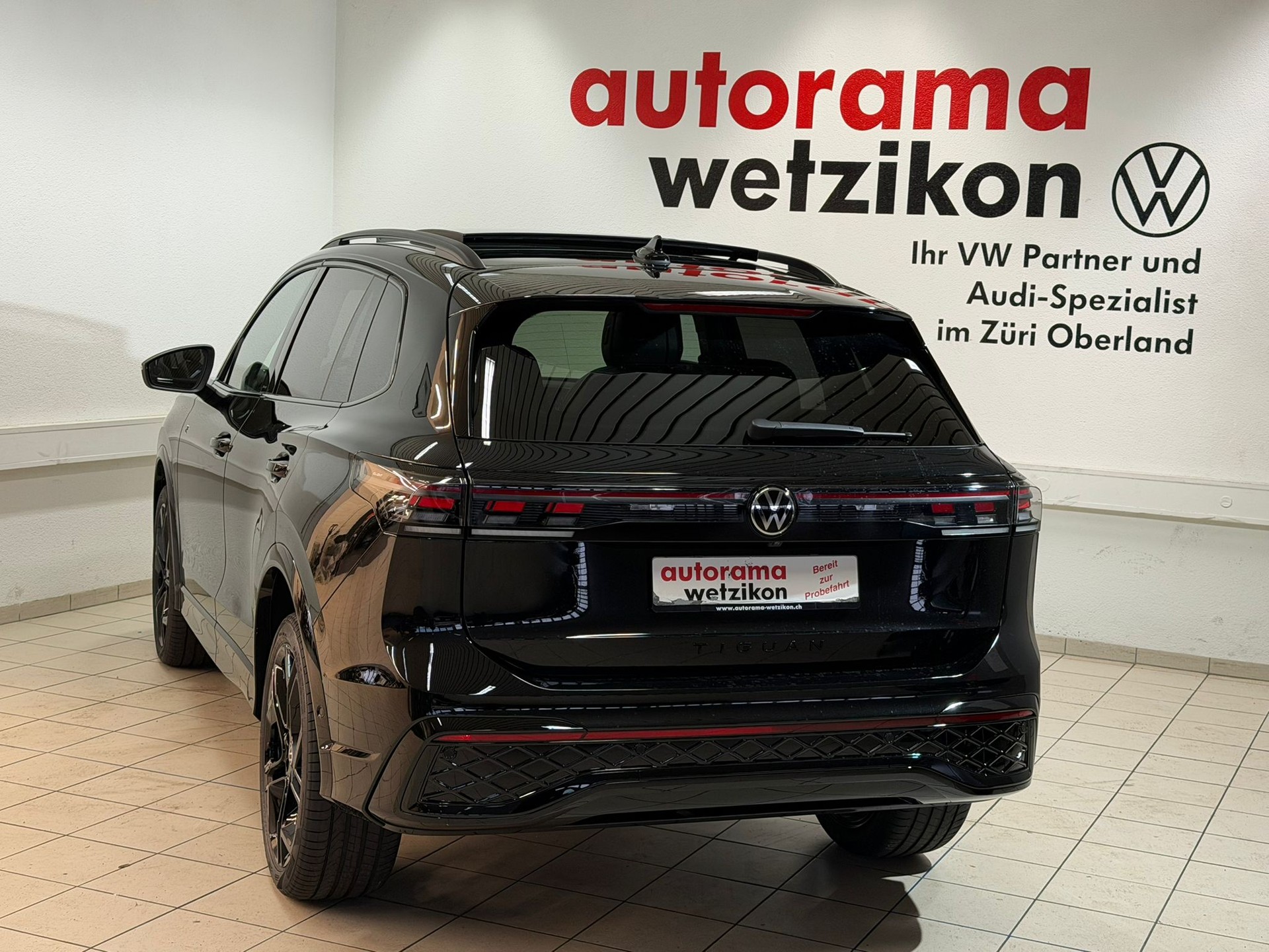 VW Tiguan 2.0 TDI SCR R-Line 4Motion DSG-showroom-element-3