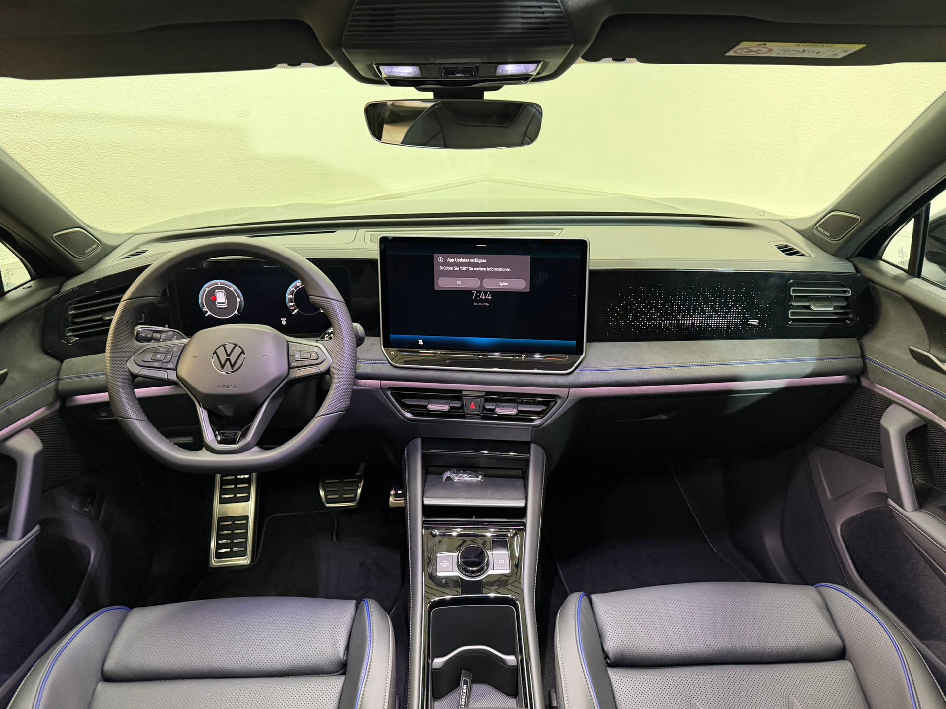 VW Tiguan 2.0 TDI SCR R-Line 4Motion DSG-image-7