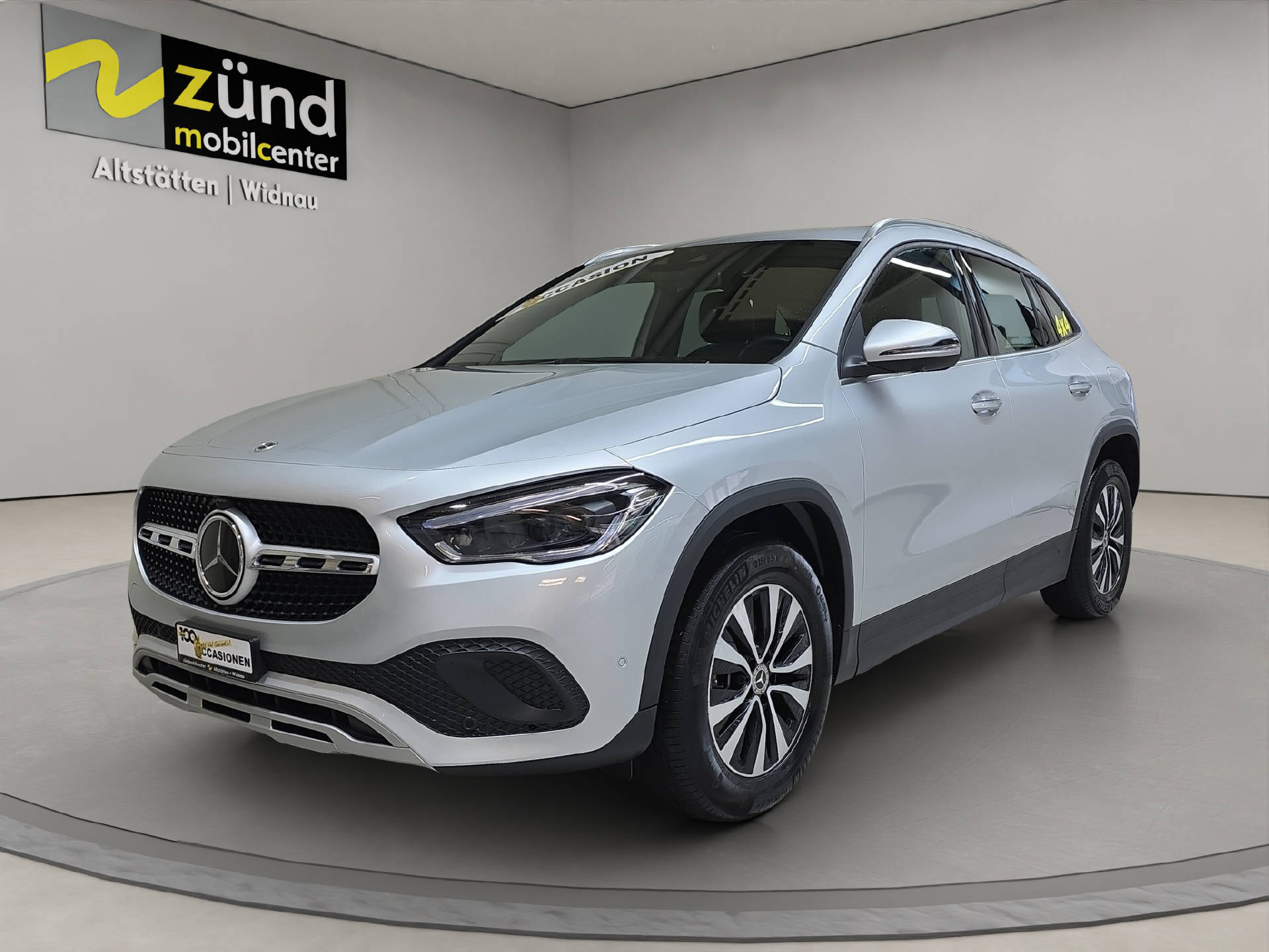 MERCEDES-BENZ GLA 220 d Style 4matic