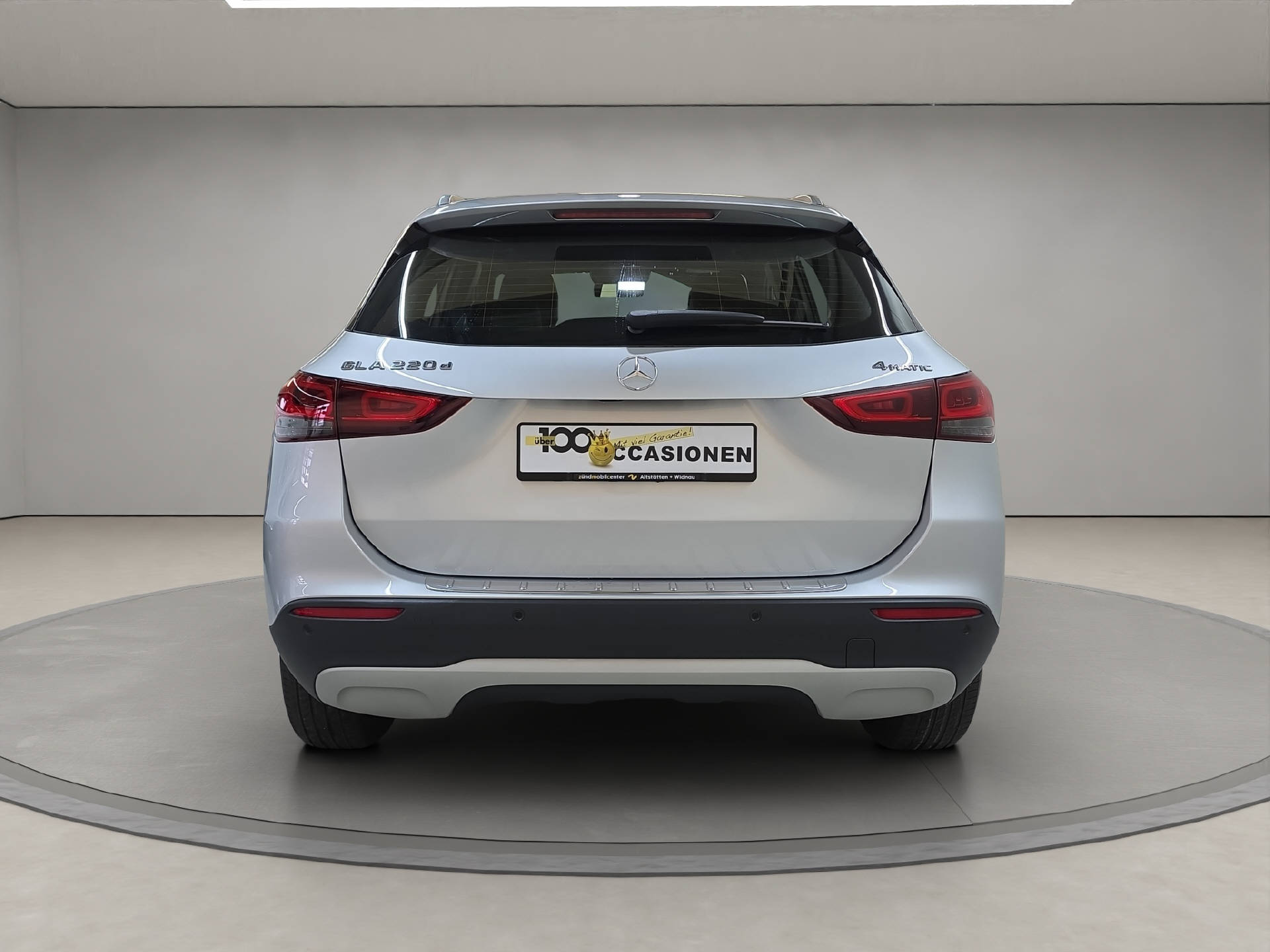 MERCEDES-BENZ GLA 220 d Style 4matic-image-3