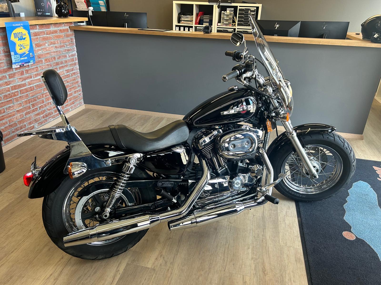 HARLEY-DAVIDSON XL 1200 C Sportster Custom