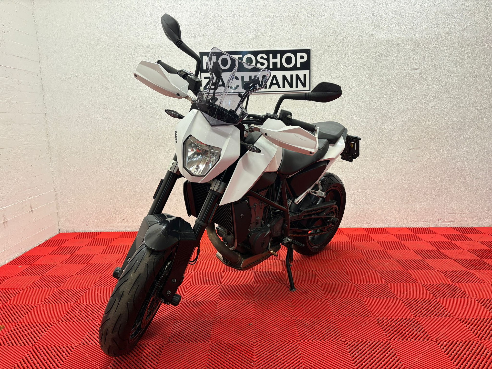 KTM 690 Duke ABS-image-2
