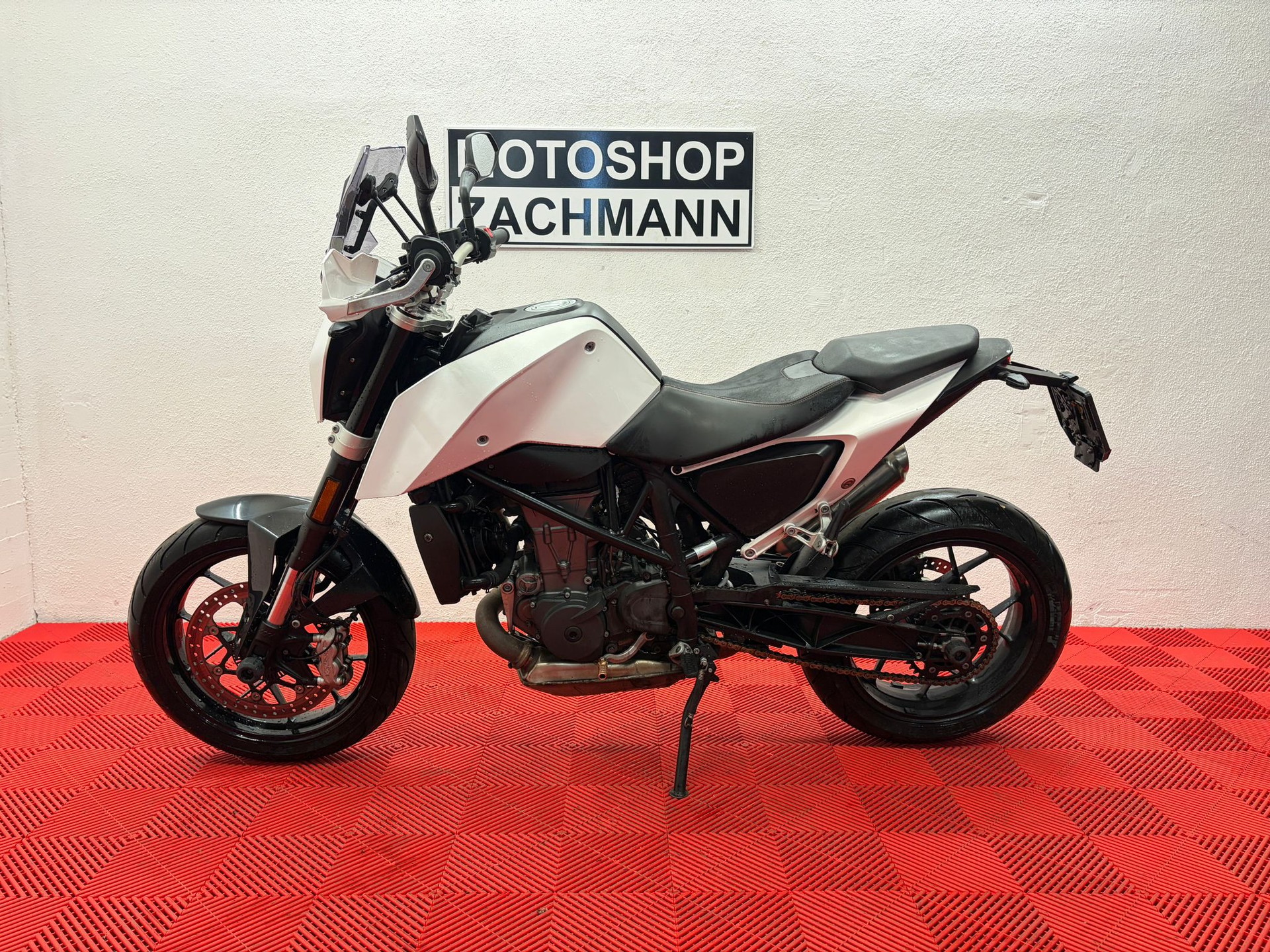 KTM 690 Duke ABS-image-3