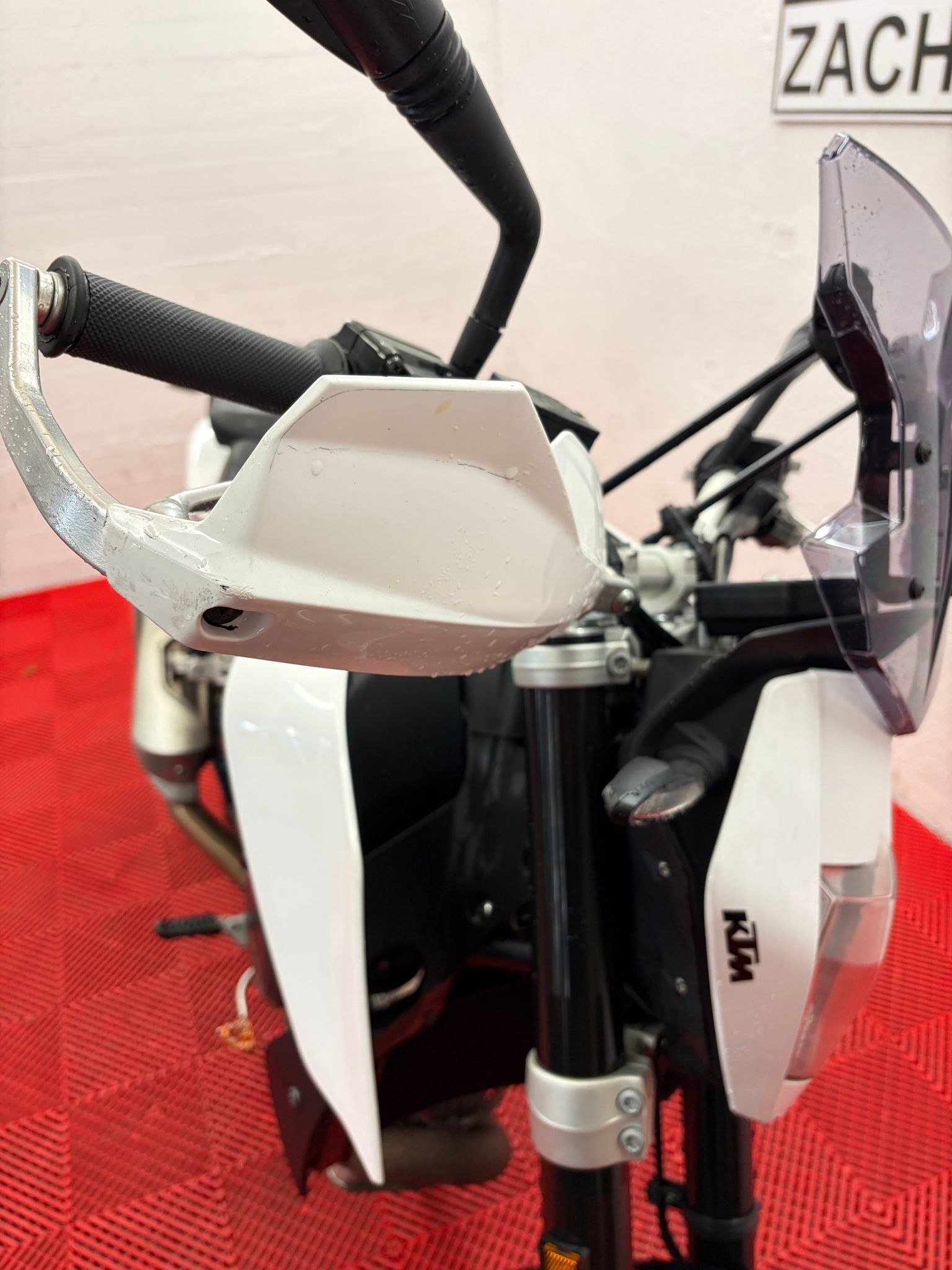 KTM 690 Duke ABS-image-9