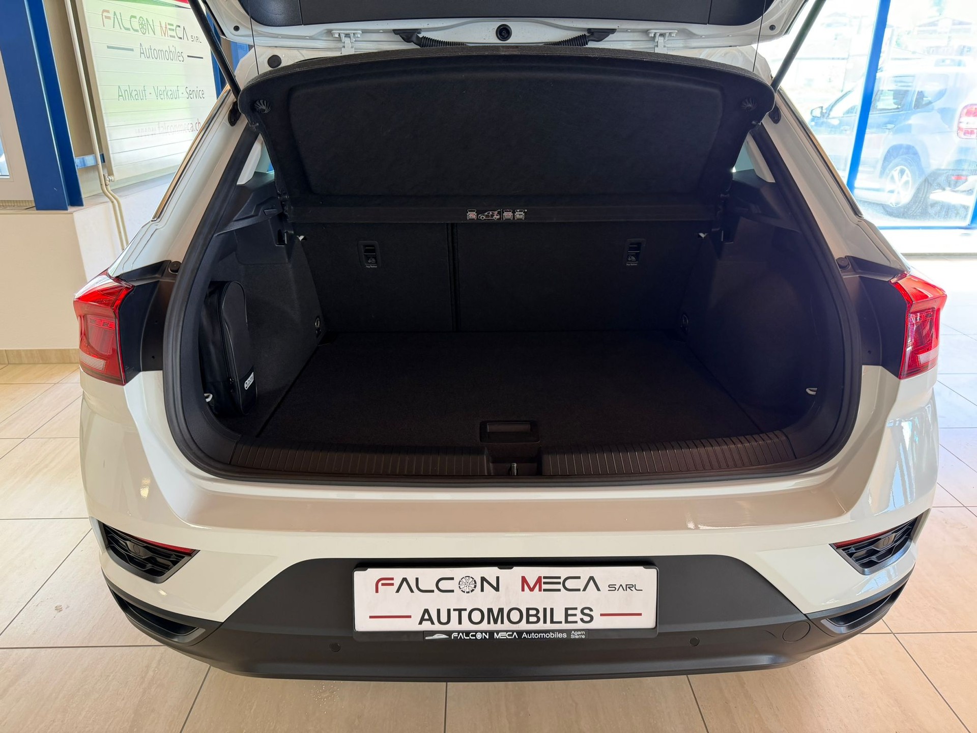 VW T-Roc 1.0 TSI Advance-image-12