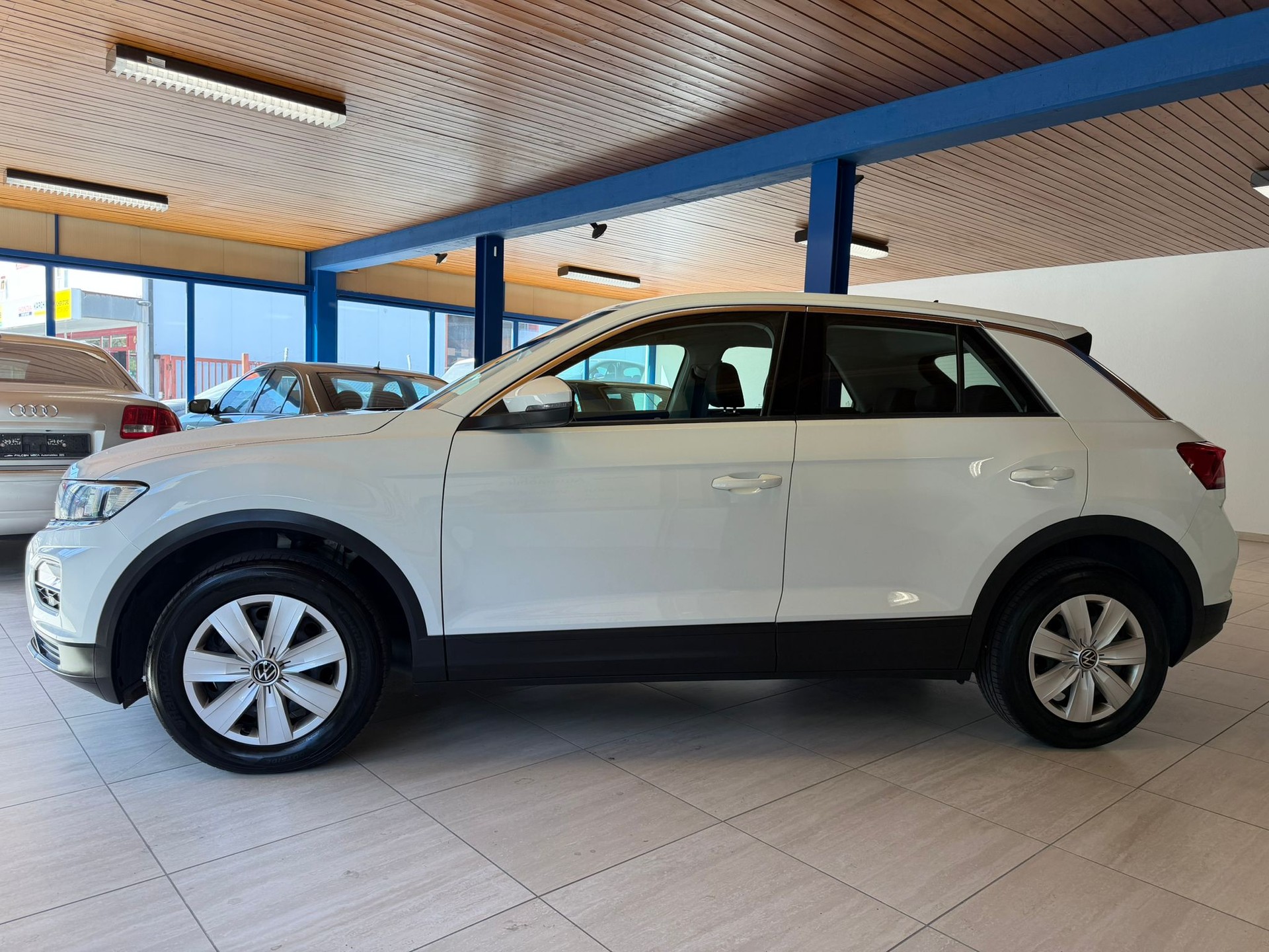 VW T-Roc 1.0 TSI Advance-image-4