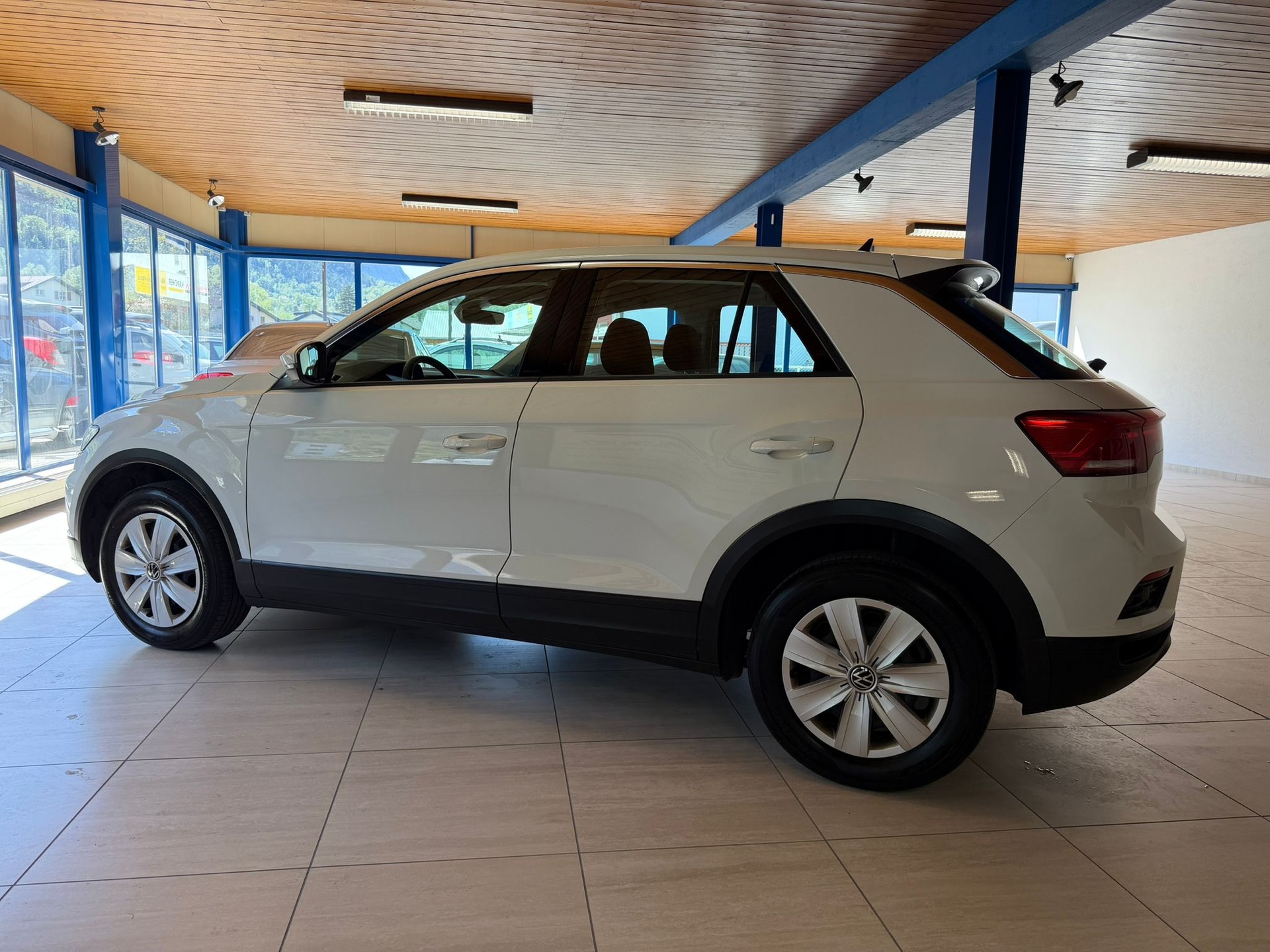 VW T-Roc 1.0 TSI Advance-image-6