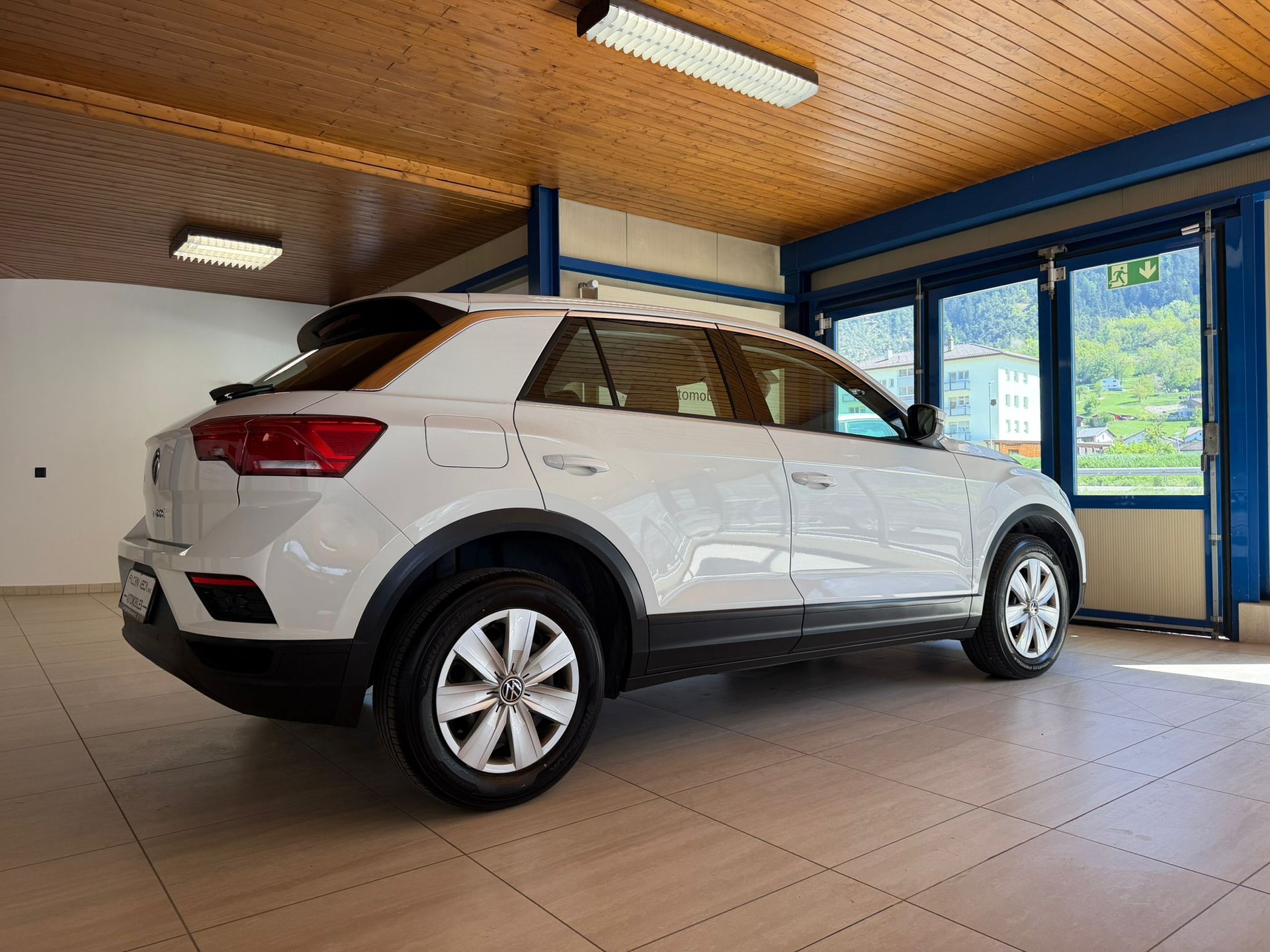 VW T-Roc 1.0 TSI Advance-image-10