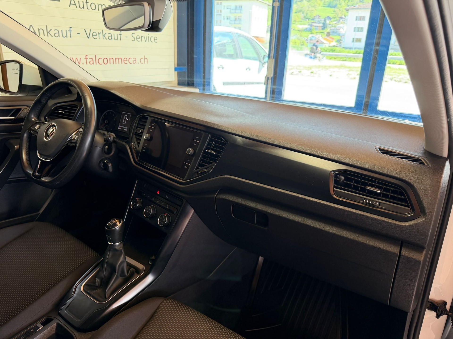 VW T-Roc 1.0 TSI Advance-image-20