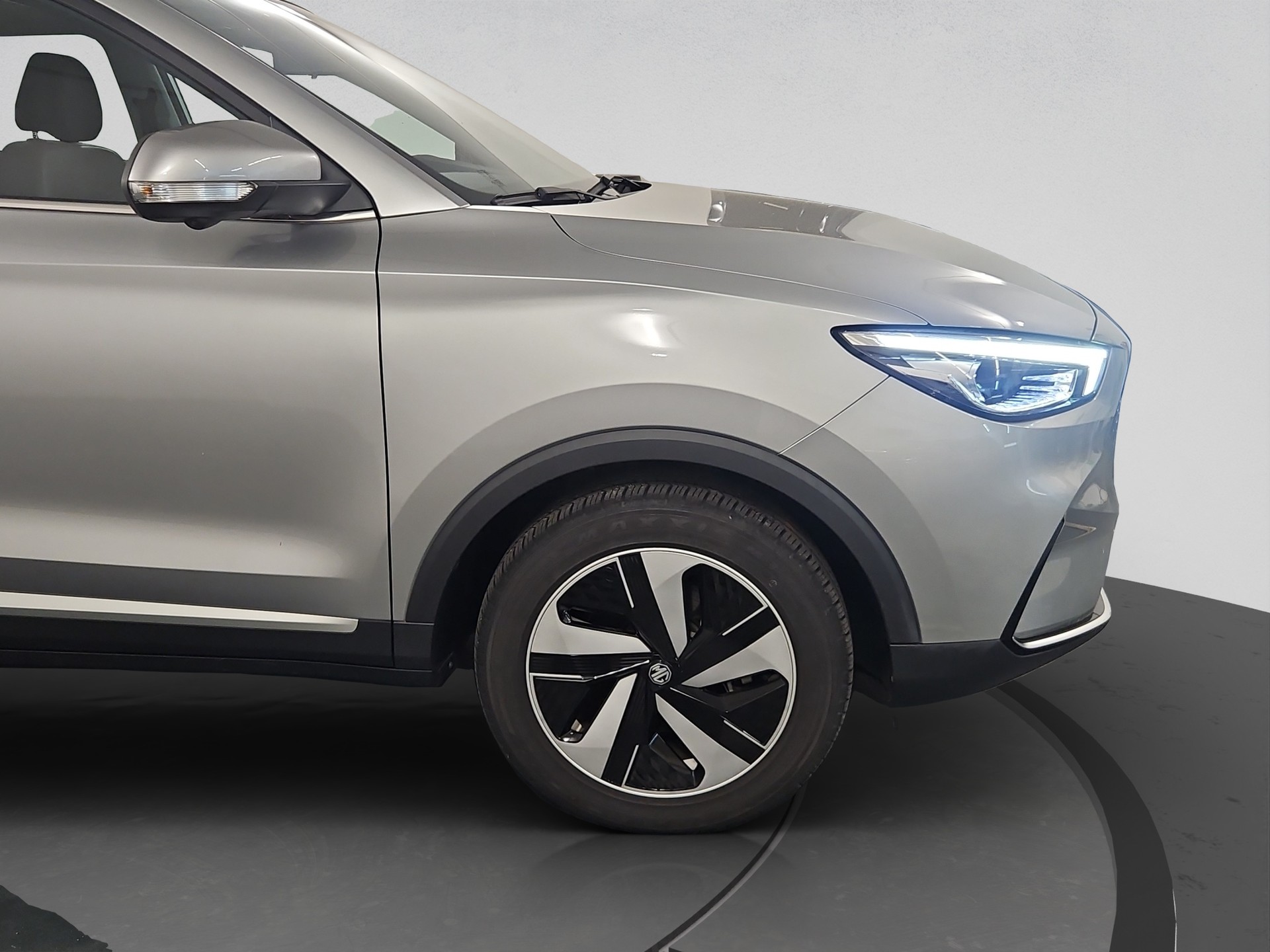 MG ZS EV 70kWh Luxury-image-17
