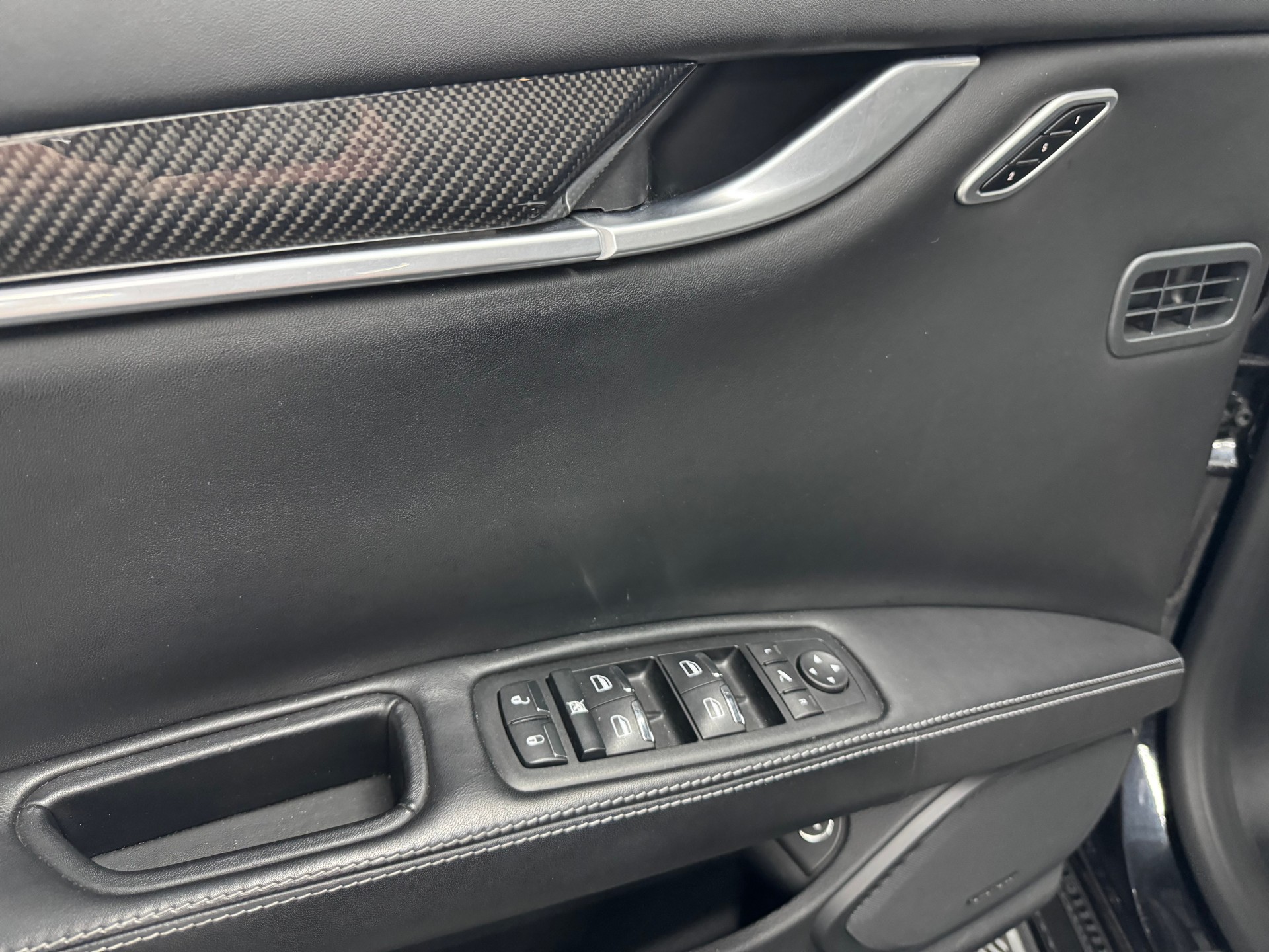 MASERATI Ghibli S Q4 3.0 V6 Automatica *Black Style*-image-30