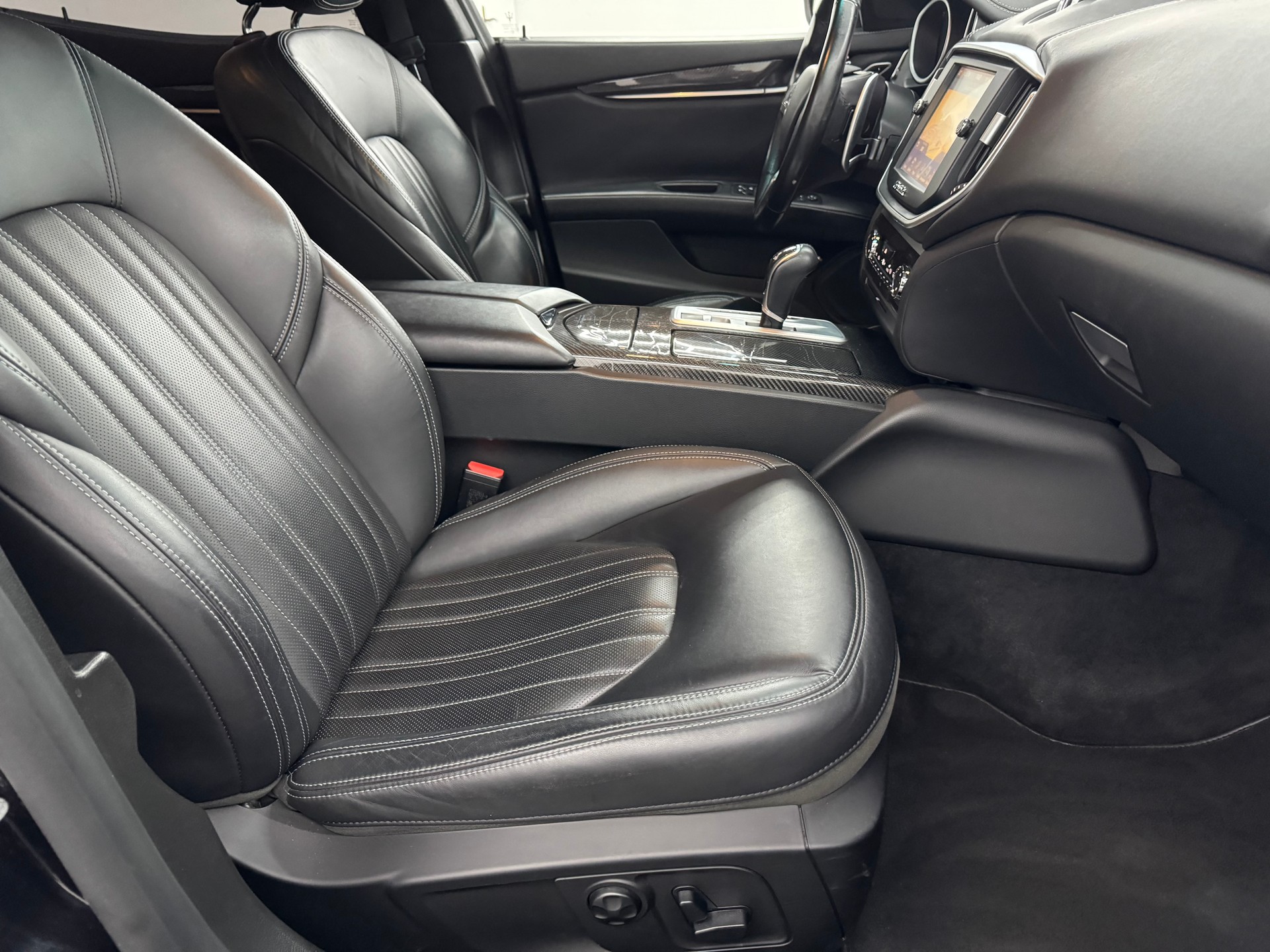 MASERATI Ghibli S Q4 3.0 V6 Automatica *Black Style*-image-11