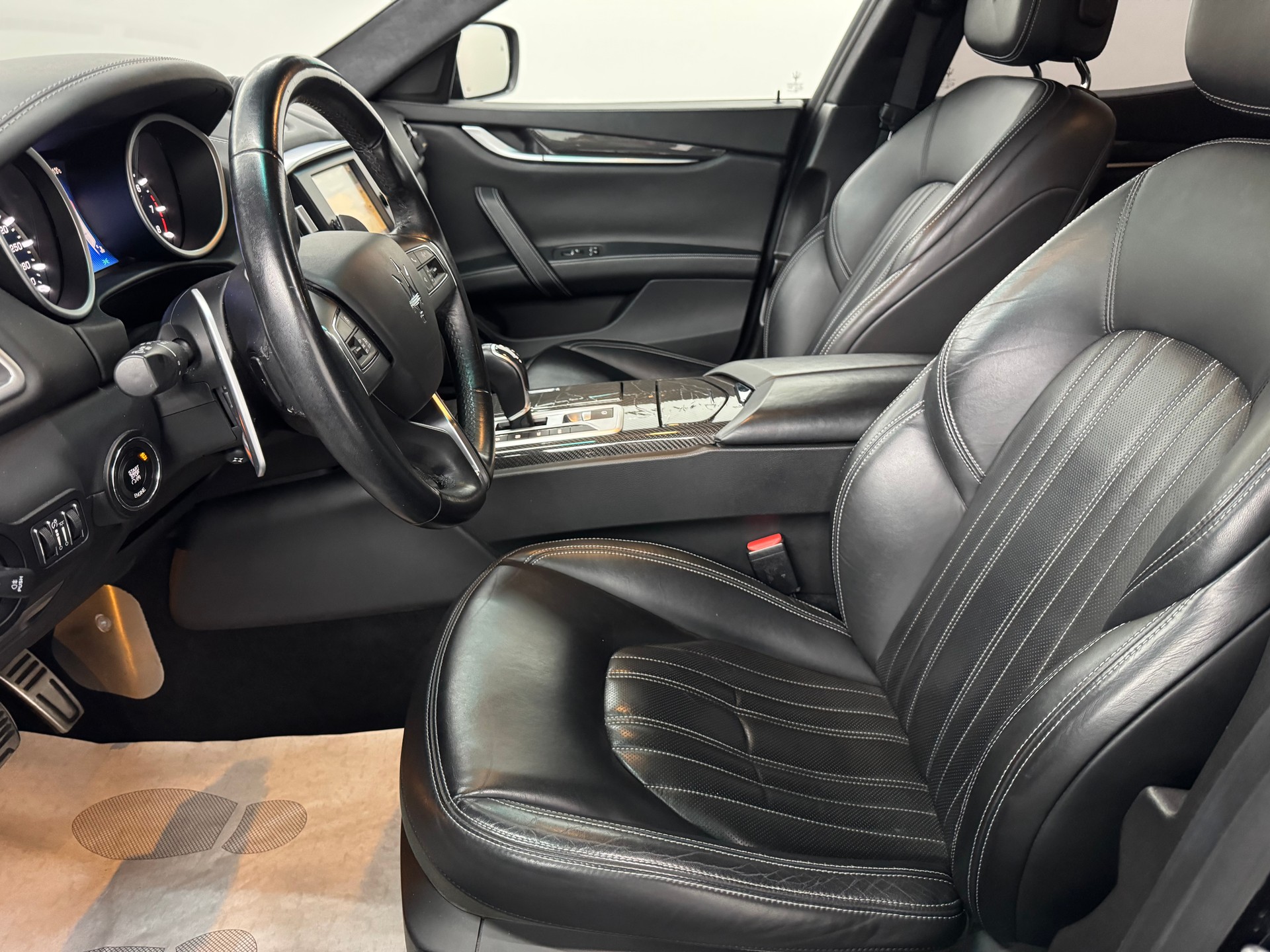MASERATI Ghibli S Q4 3.0 V6 Automatica *Black Style*-image-14