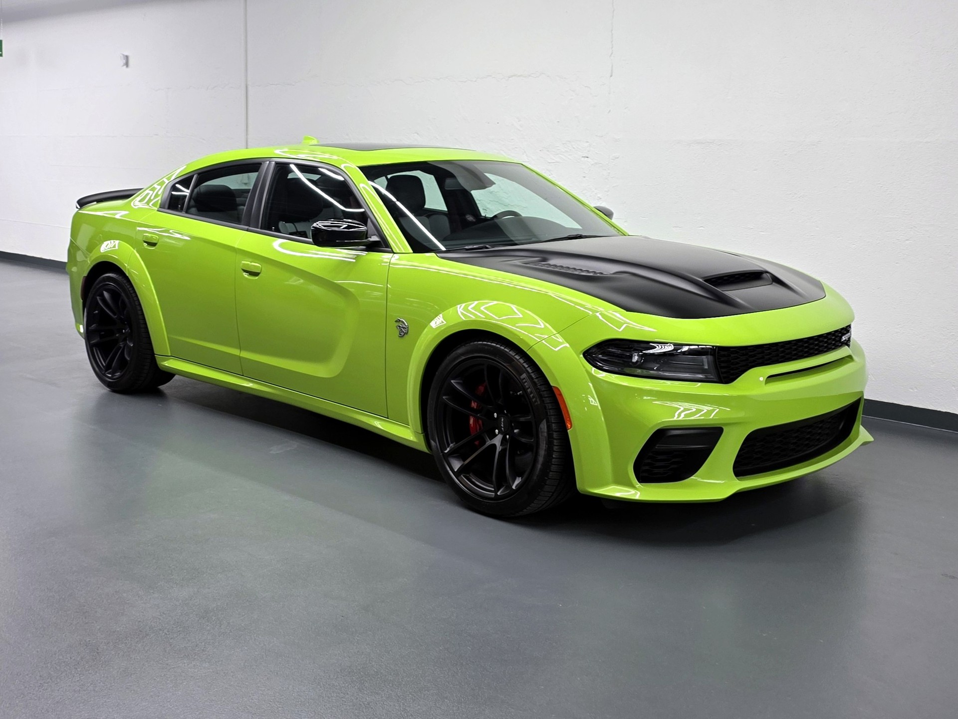 DODGE Charger 6.2 V8 SRT Hellcat JAILBREAK-showroom-element-1