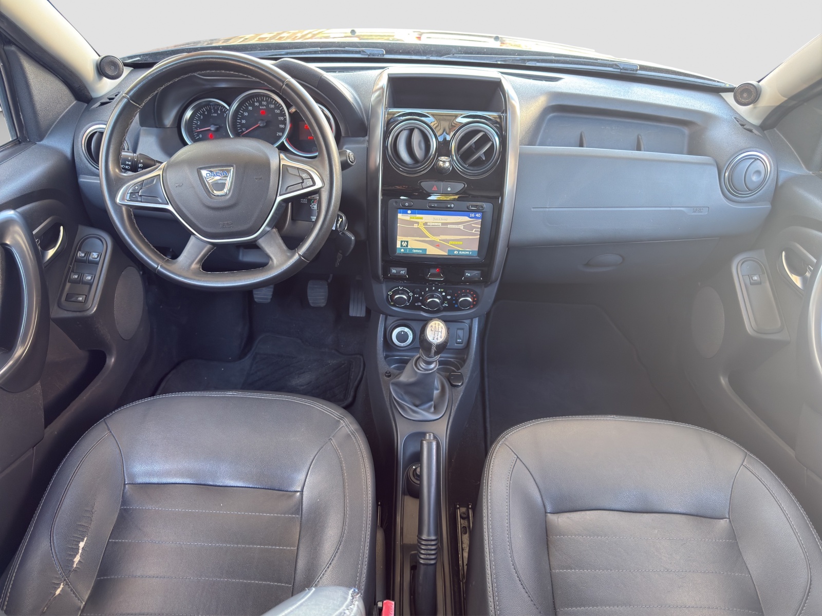 DACIA Duster 1.2 T Lauréate 4x4-image-13