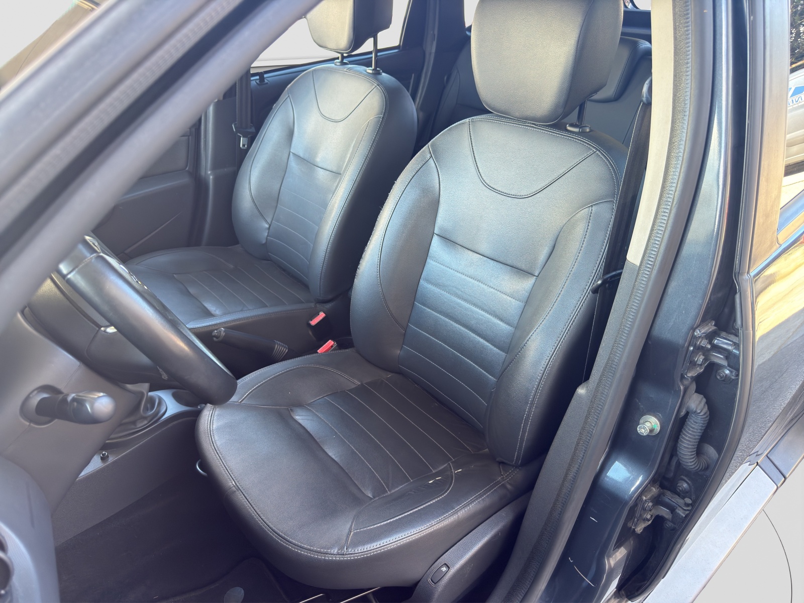 DACIA Duster 1.2 T Lauréate 4x4-image-12