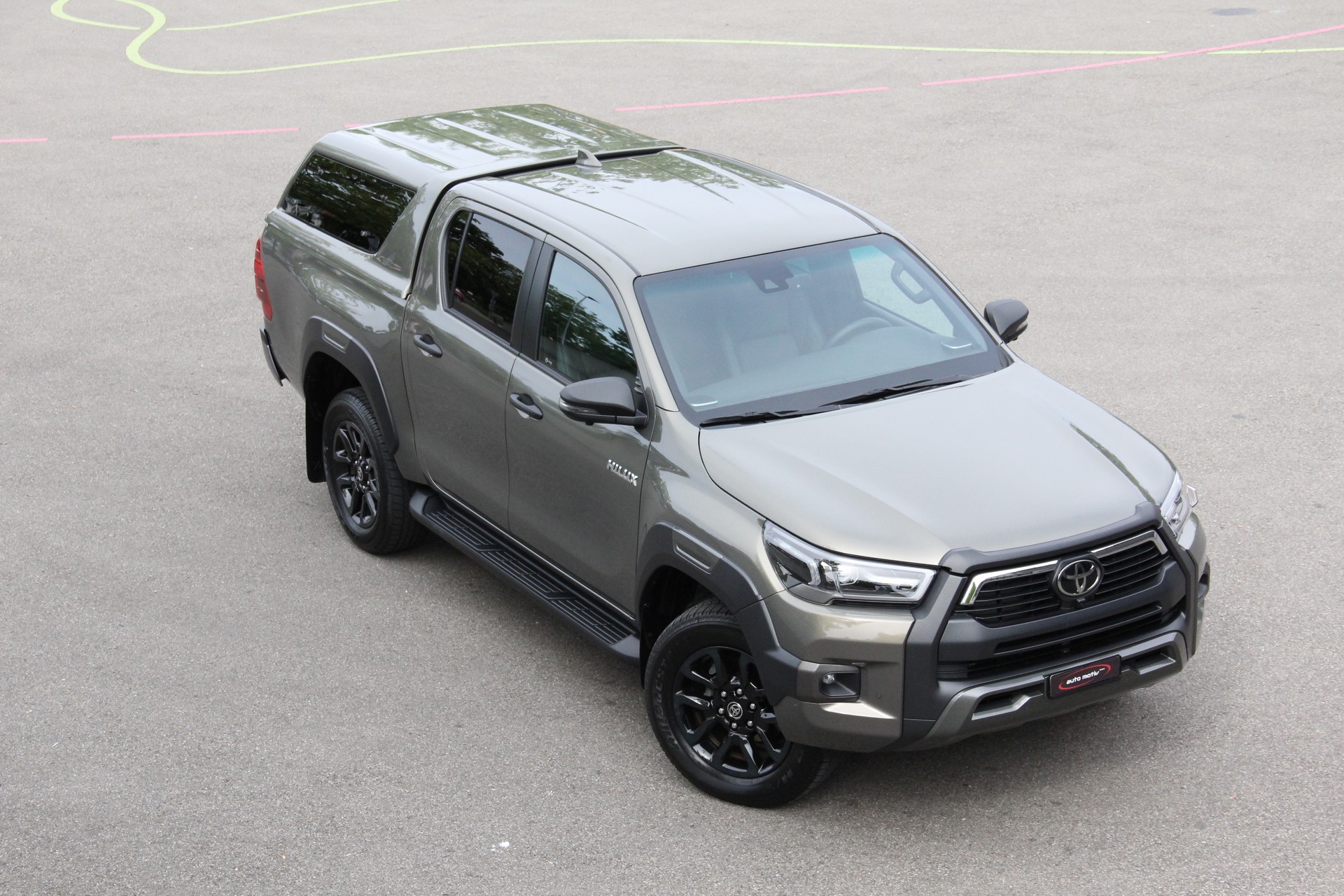 TOYOTA Hilux 2.8d MHEV Invincible Double Cab 4x4 *3500Kg-ANHÄNGEKUPPLUNG* *360°-KAMERA* *LEDER* *JBL-SOUND* 4xSITZHEIZUNG