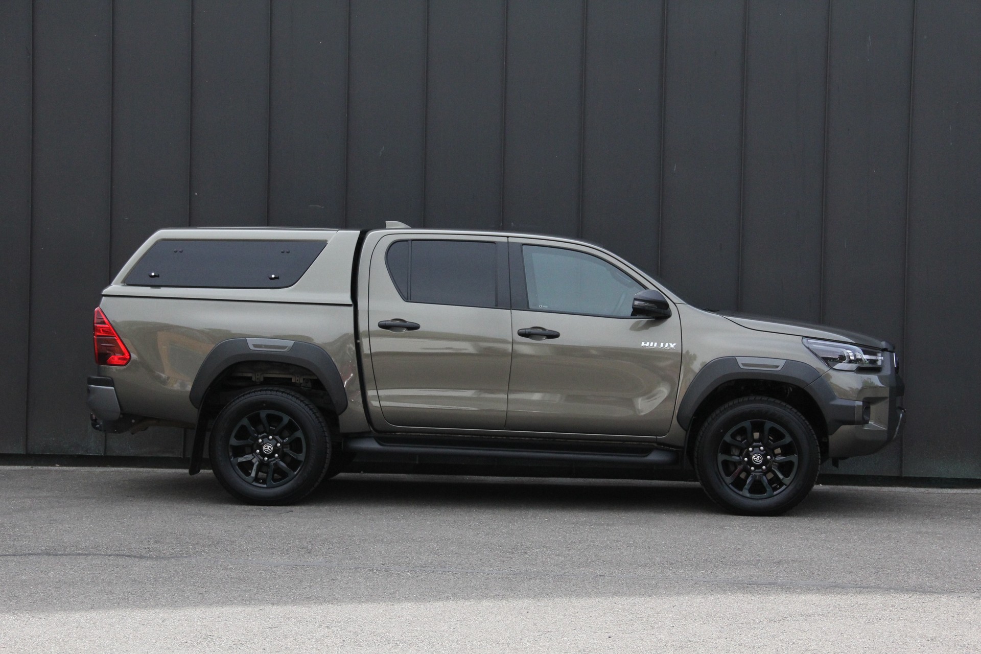 TOYOTA Hilux 2.8d MHEV Invincible Double Cab 4x4 *3500Kg-ANHÄNGEKUPPLUNG* *360°-KAMERA* *LEDER* *JBL-SOUND* 4xSITZHEIZUNG-image-14