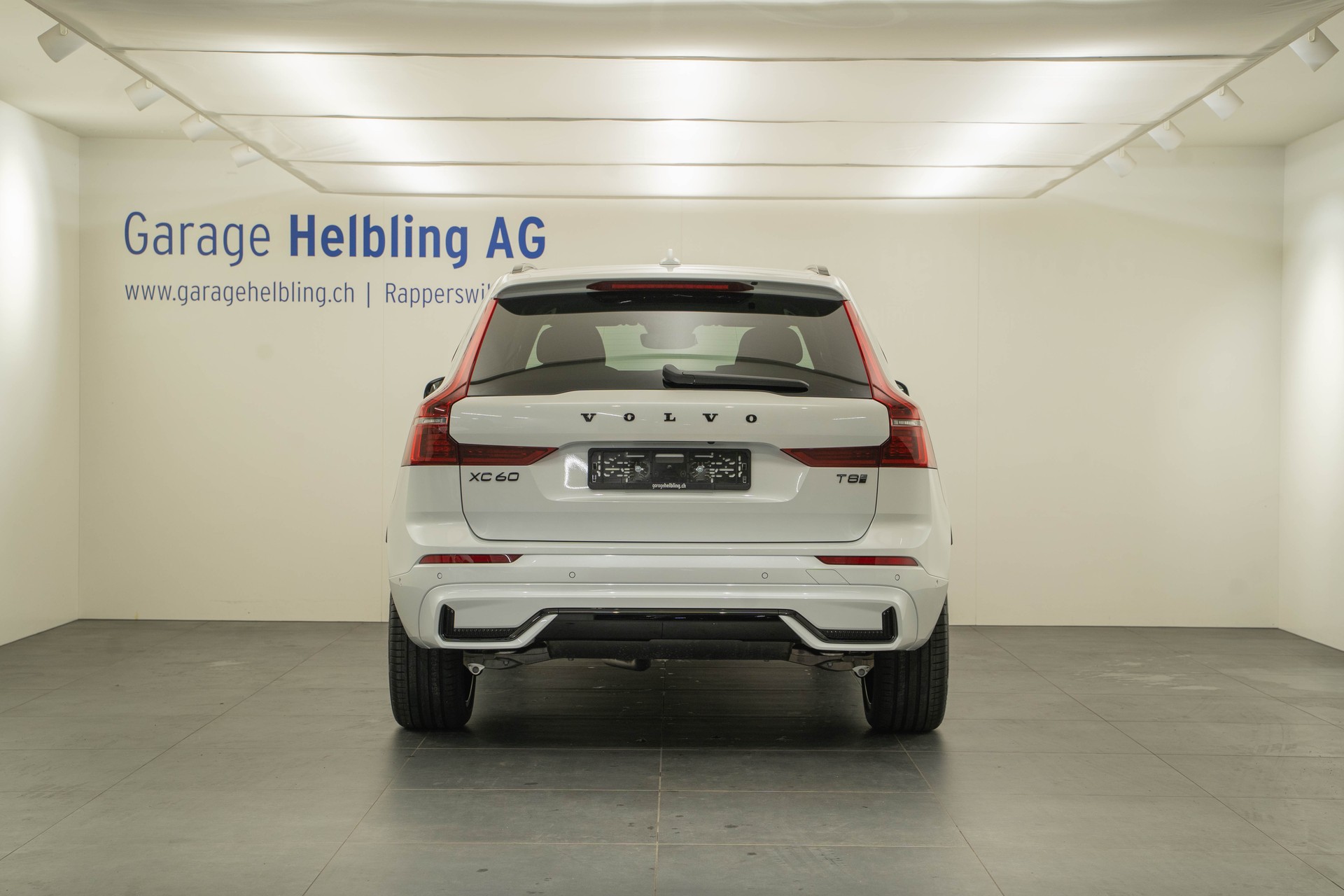 VOLVO XC60 2.0 T8 TE Black Edition eAWD-showroom-element-3