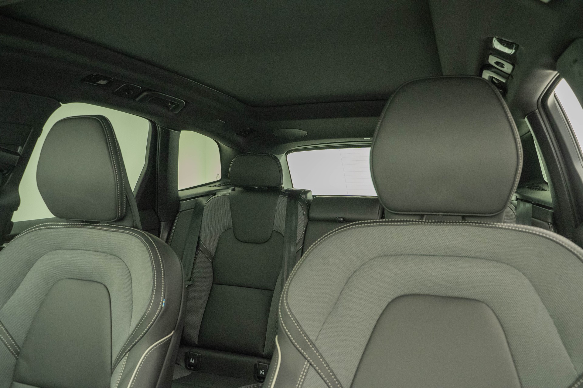 VOLVO XC60 2.0 T8 TE Black Edition eAWD-image-9