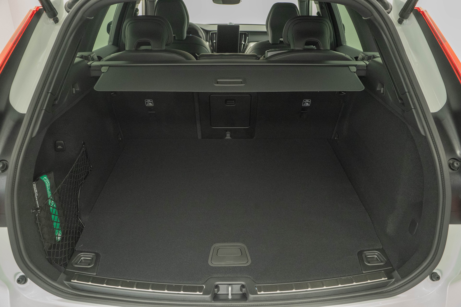 VOLVO XC60 2.0 T8 TE Black Edition eAWD-image-4