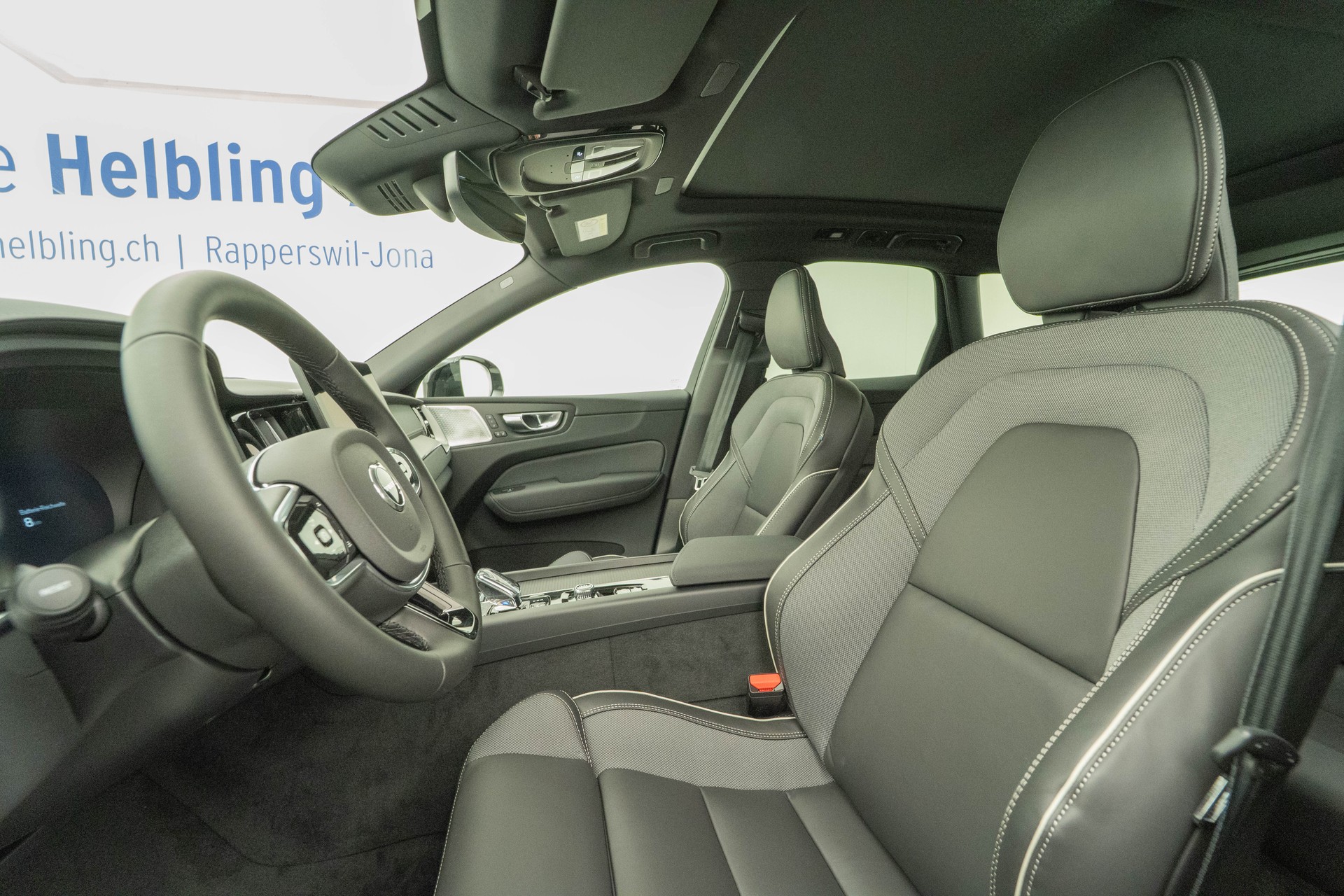 VOLVO XC60 2.0 T8 TE Black Edition eAWD-image-7
