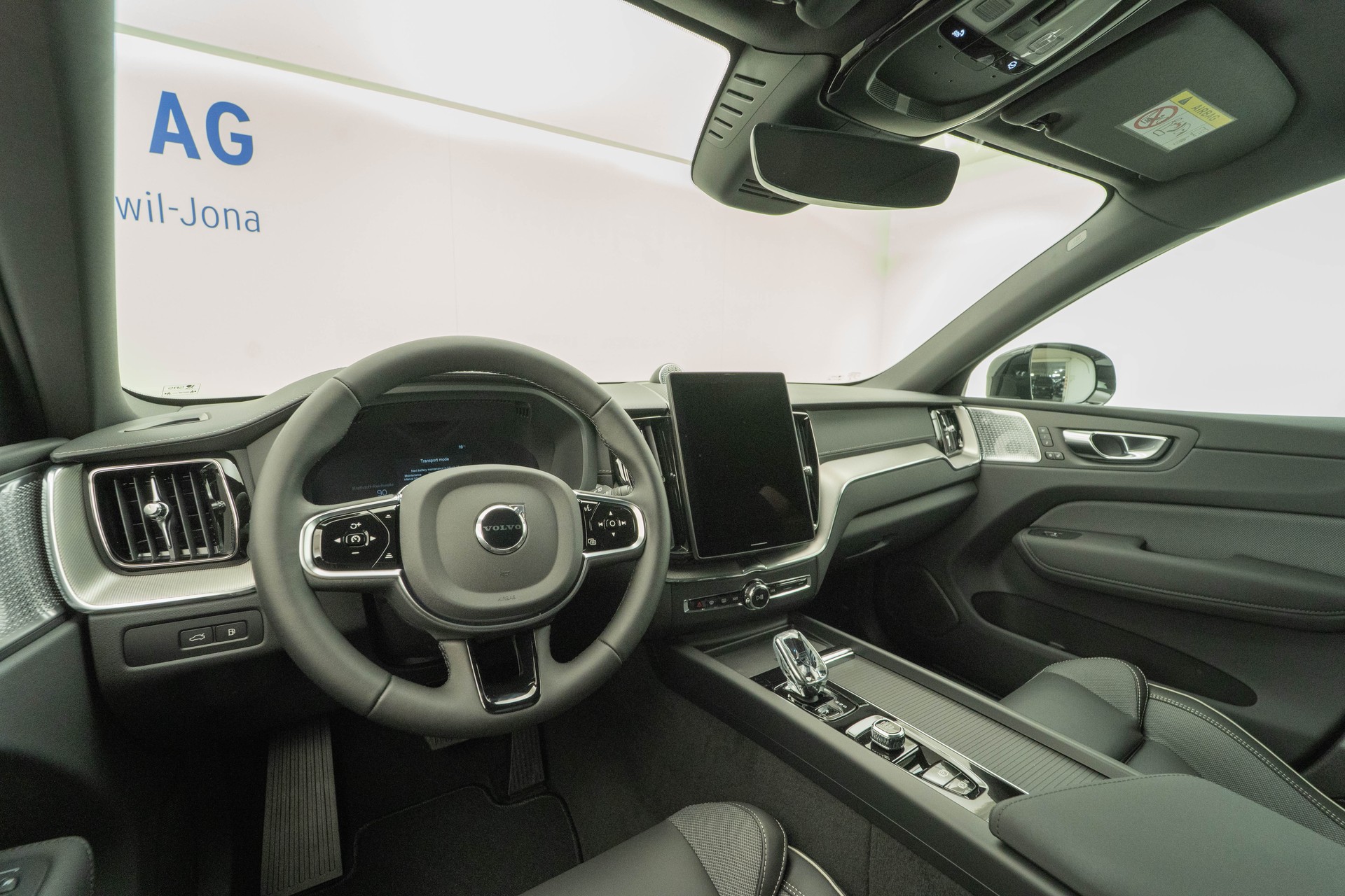 VOLVO XC60 2.0 T8 TE Black Edition eAWD-image-6