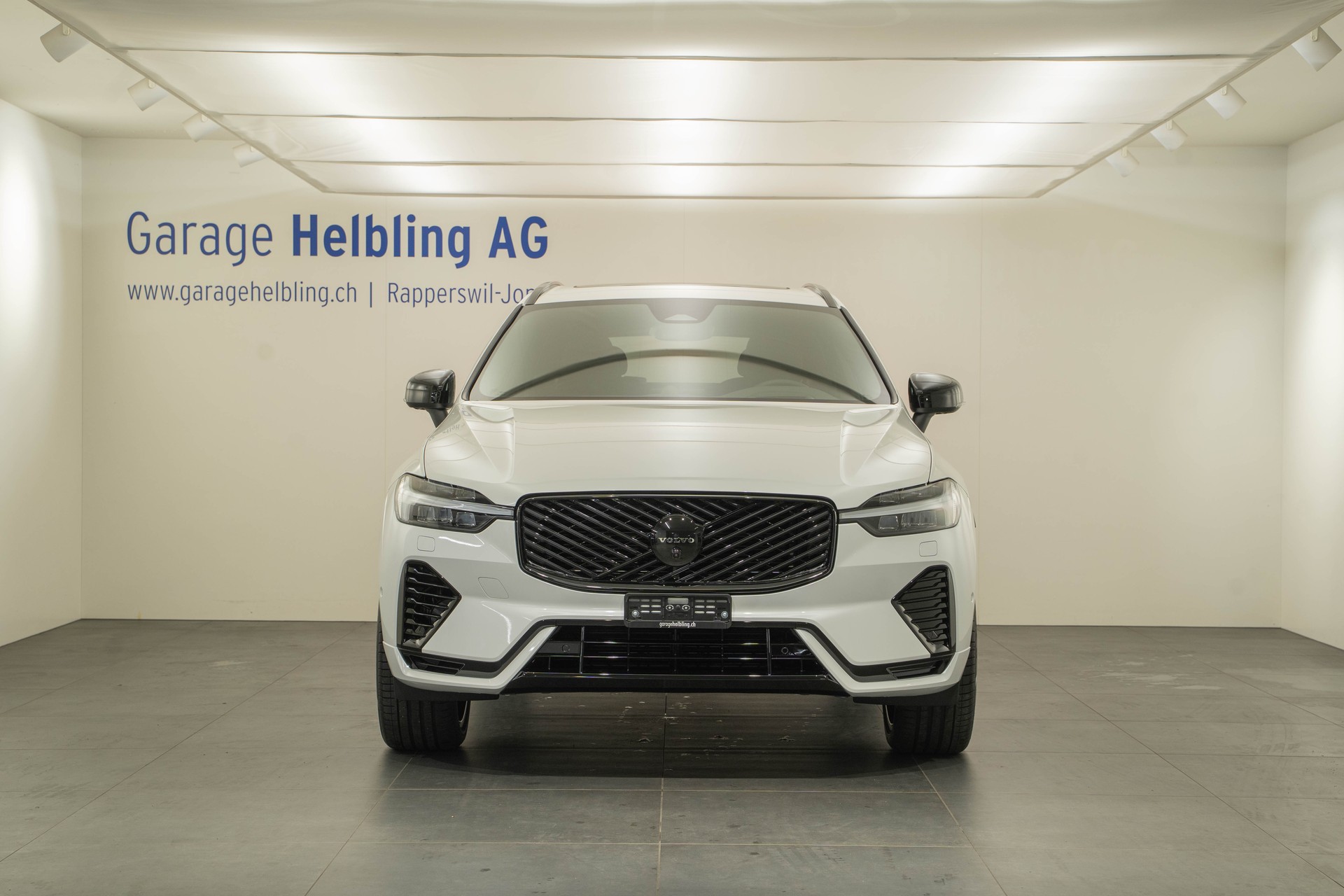 VOLVO XC60 2.0 T8 TE Black Edition eAWD-showroom-element-1
