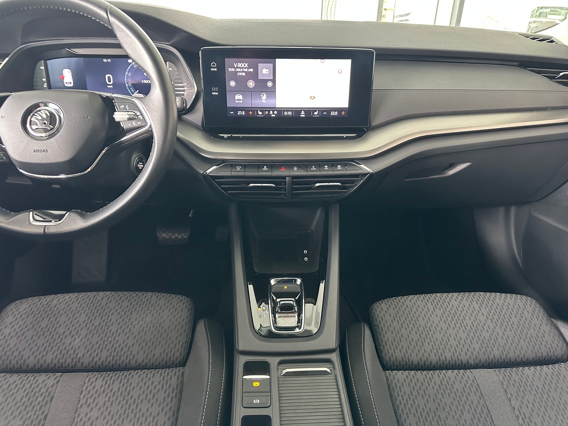 SKODA Octavia Combi 2.0 TDI DSG Style-image-10