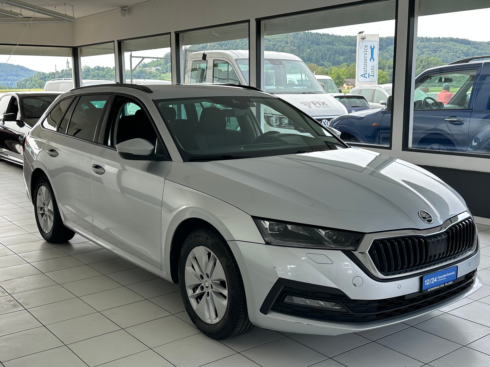 SKODA Octavia Combi 2.0 TDI DSG Style-image-2