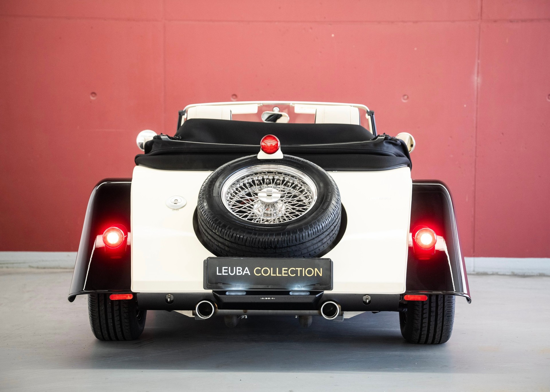 MORGAN Plus Four 2.0 Automatic (Swiss new car, Two-tone Morgan paint, 30-month factory warranty)-showroom-element-3
