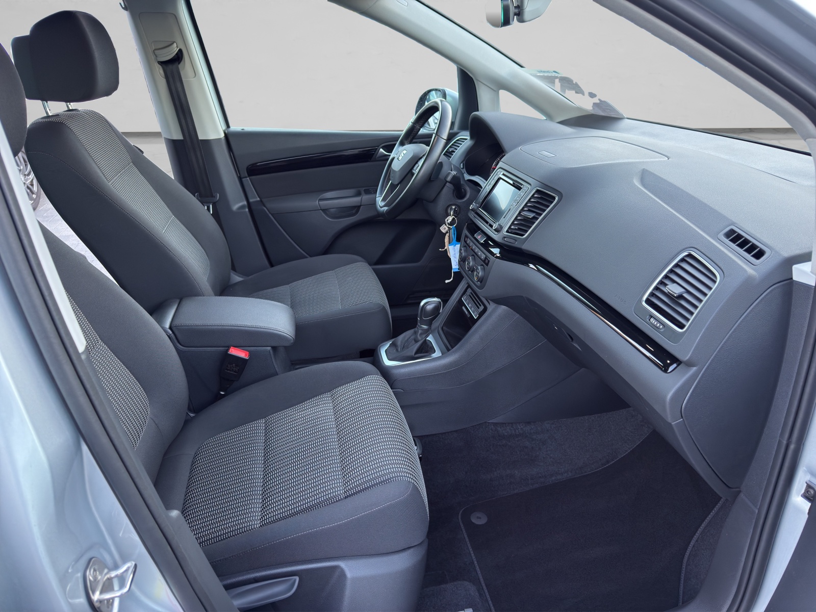 SEAT Alhambra 1.4 TSI DSG SWISS FR2-image-13