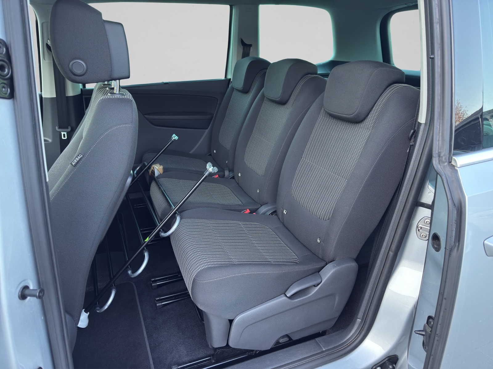 SEAT Alhambra 1.4 TSI DSG SWISS FR2-image-11