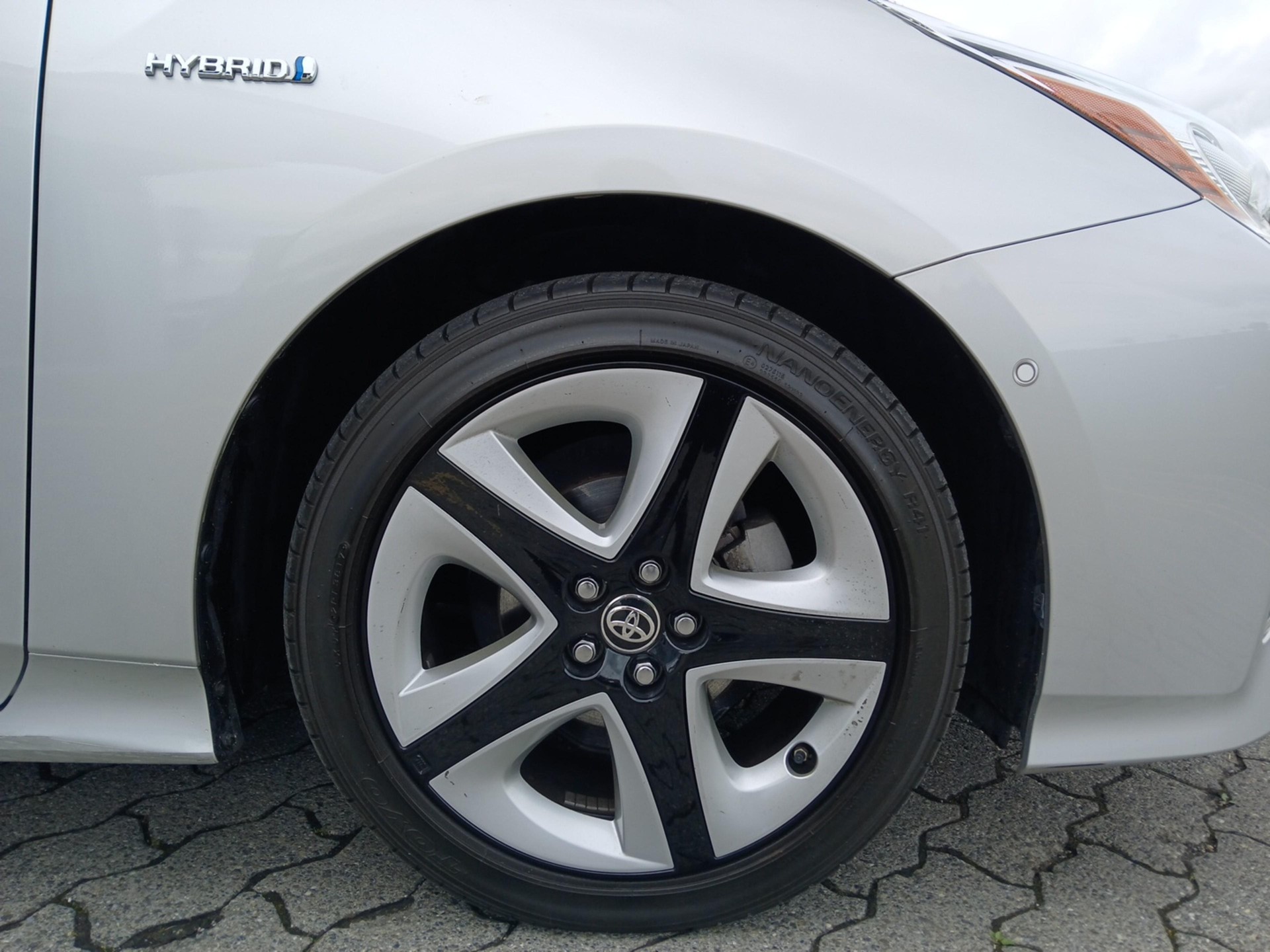 TOYOTA Prius 1.8 VVTi HSD Sol Premium-image-15