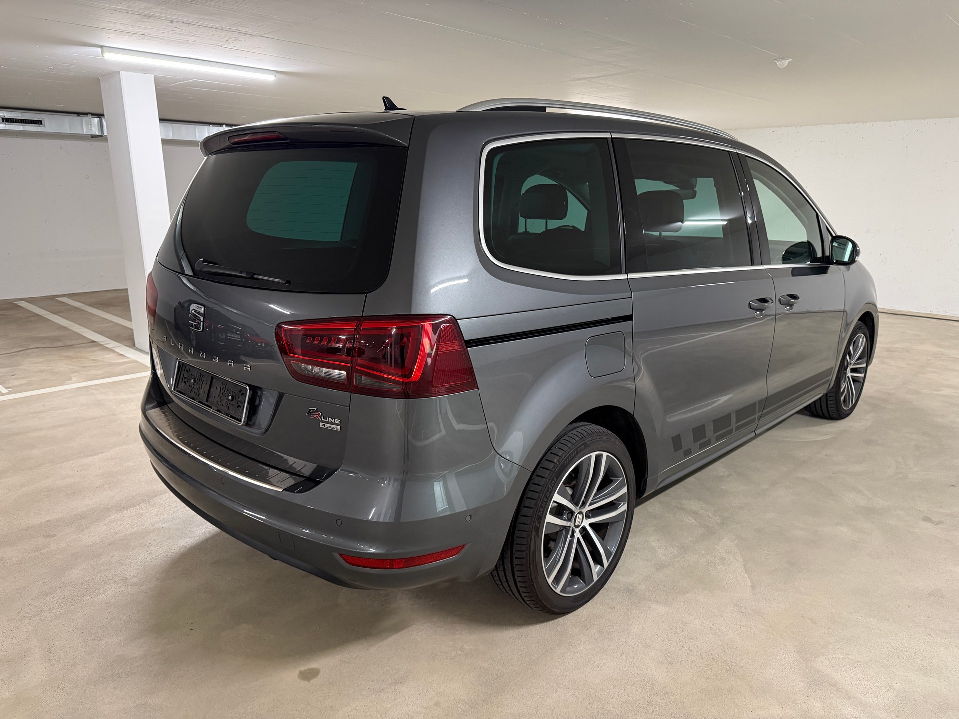 SEAT Alhambra 2.0 TDI 4Drive SWISS FR-showroom-element-3