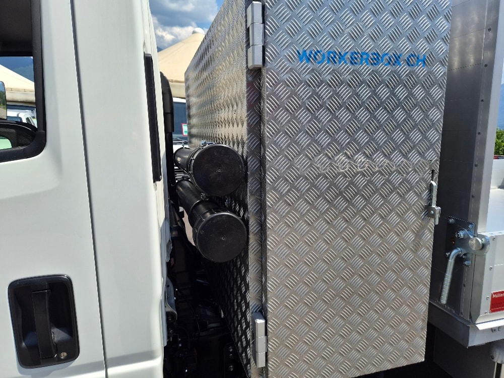 ISUZU M21 T F-image-12