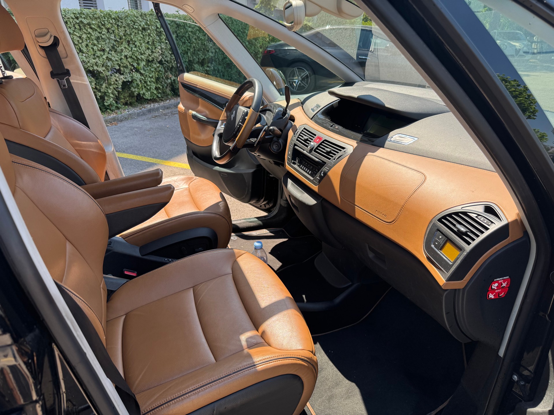 CITROEN C4 Picasso 2.0i 16V Exclusive Automatic-image-6