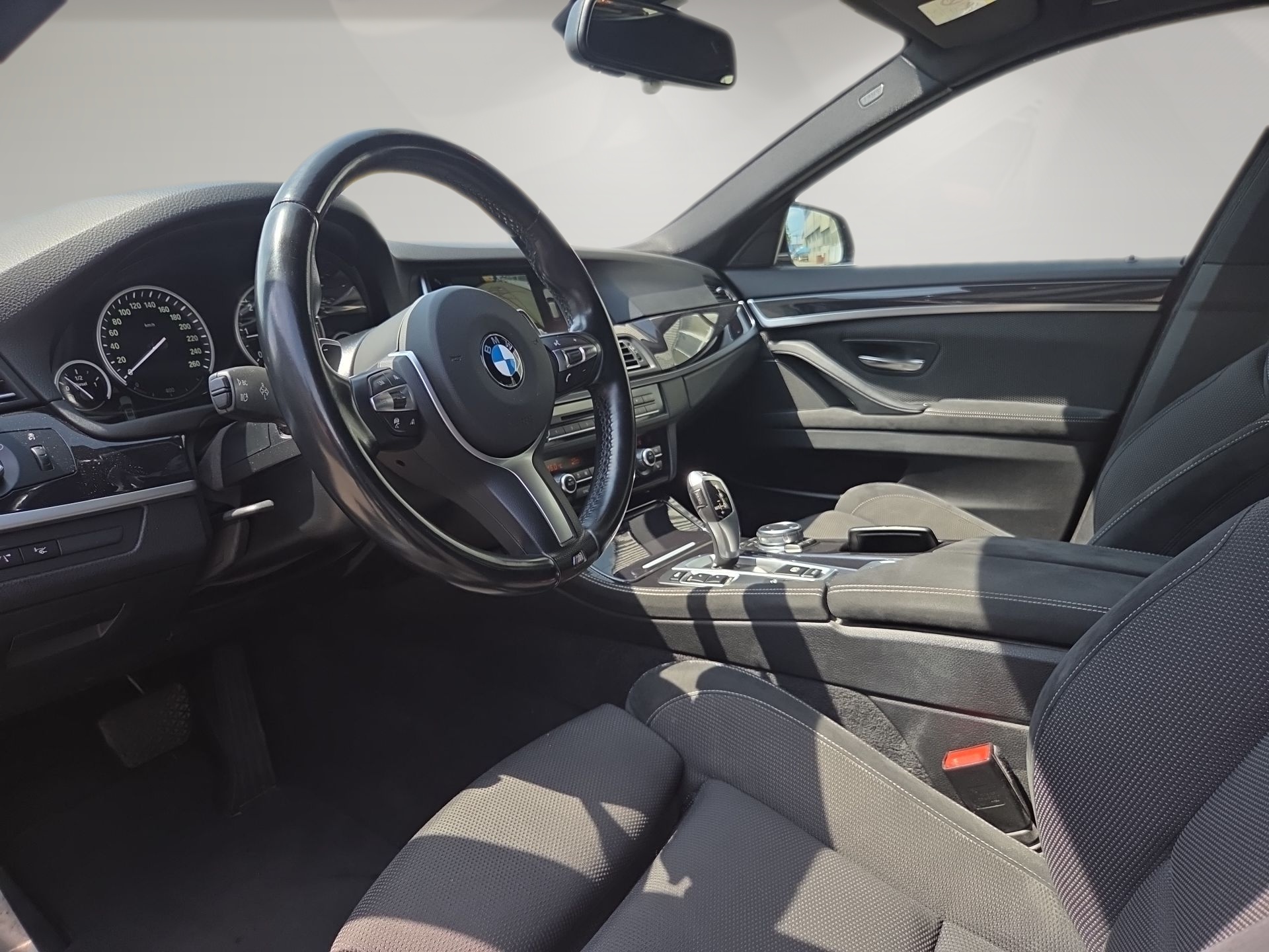 BMW 520d Touring xDrive Steptronic-image-4