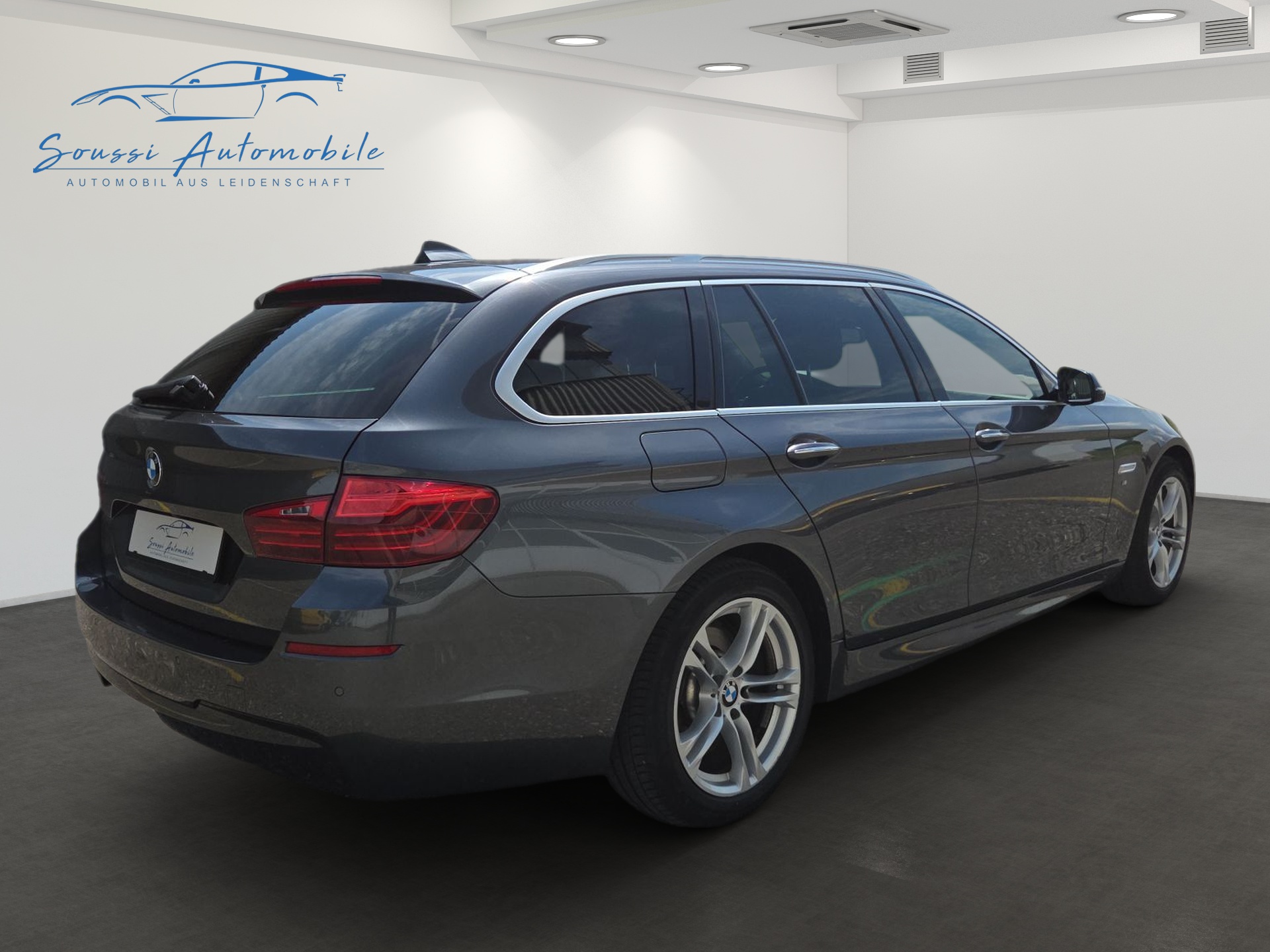 BMW 520d Touring xDrive Steptronic-showroom-element-2