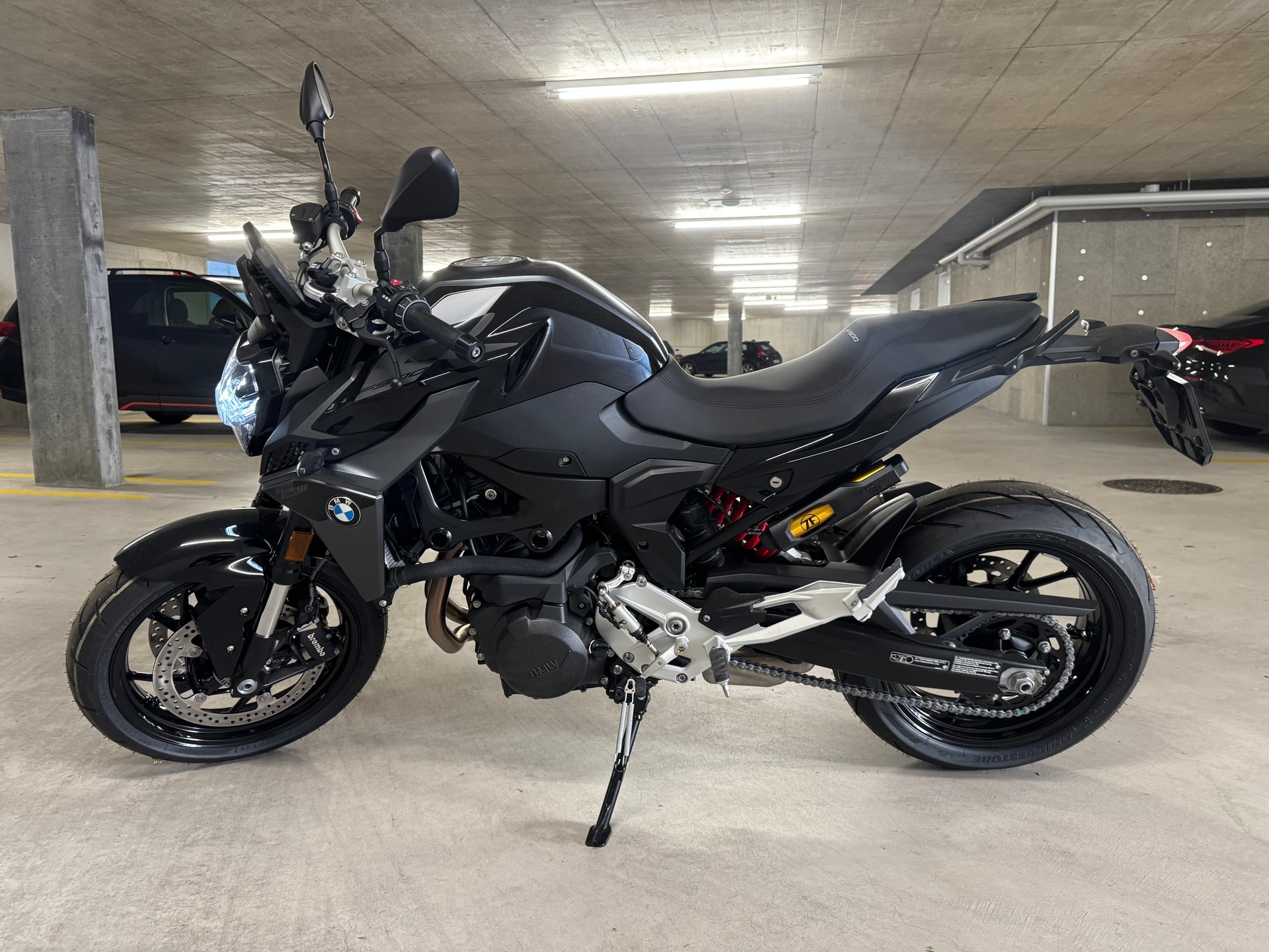 BMW F 900 R Triple Black ABS-image-0