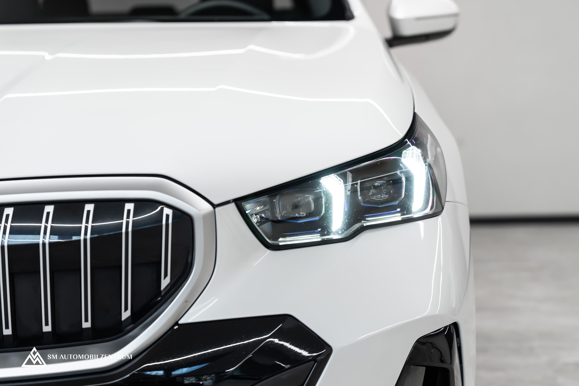 BMW 540d xDrive 48V M Sport / Panorama / Head-Up / Bowers&Wilkins / Sitzbelüftung-showroom-element-2