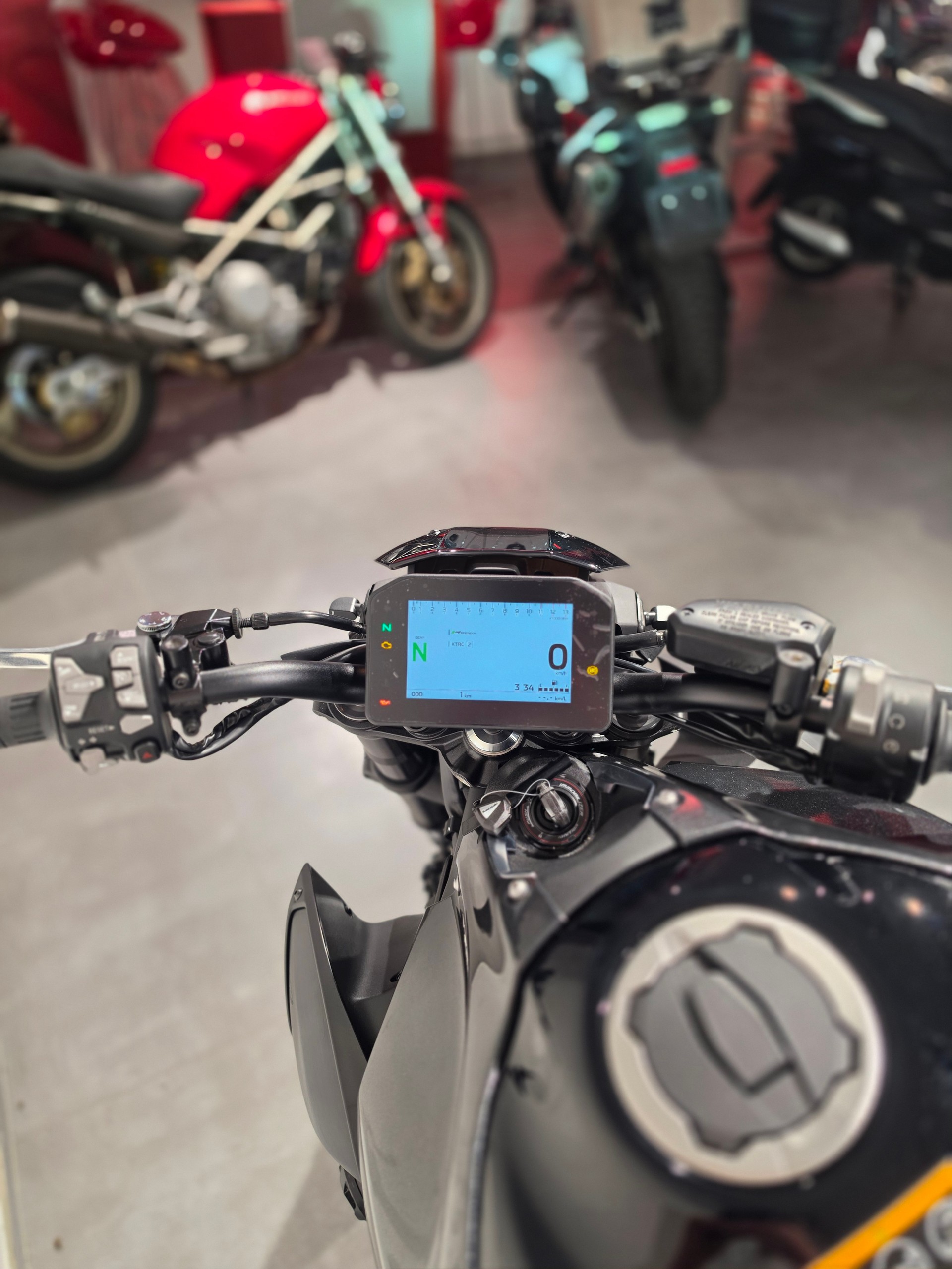 KAWASAKI Z 900 (70kW)-image-7