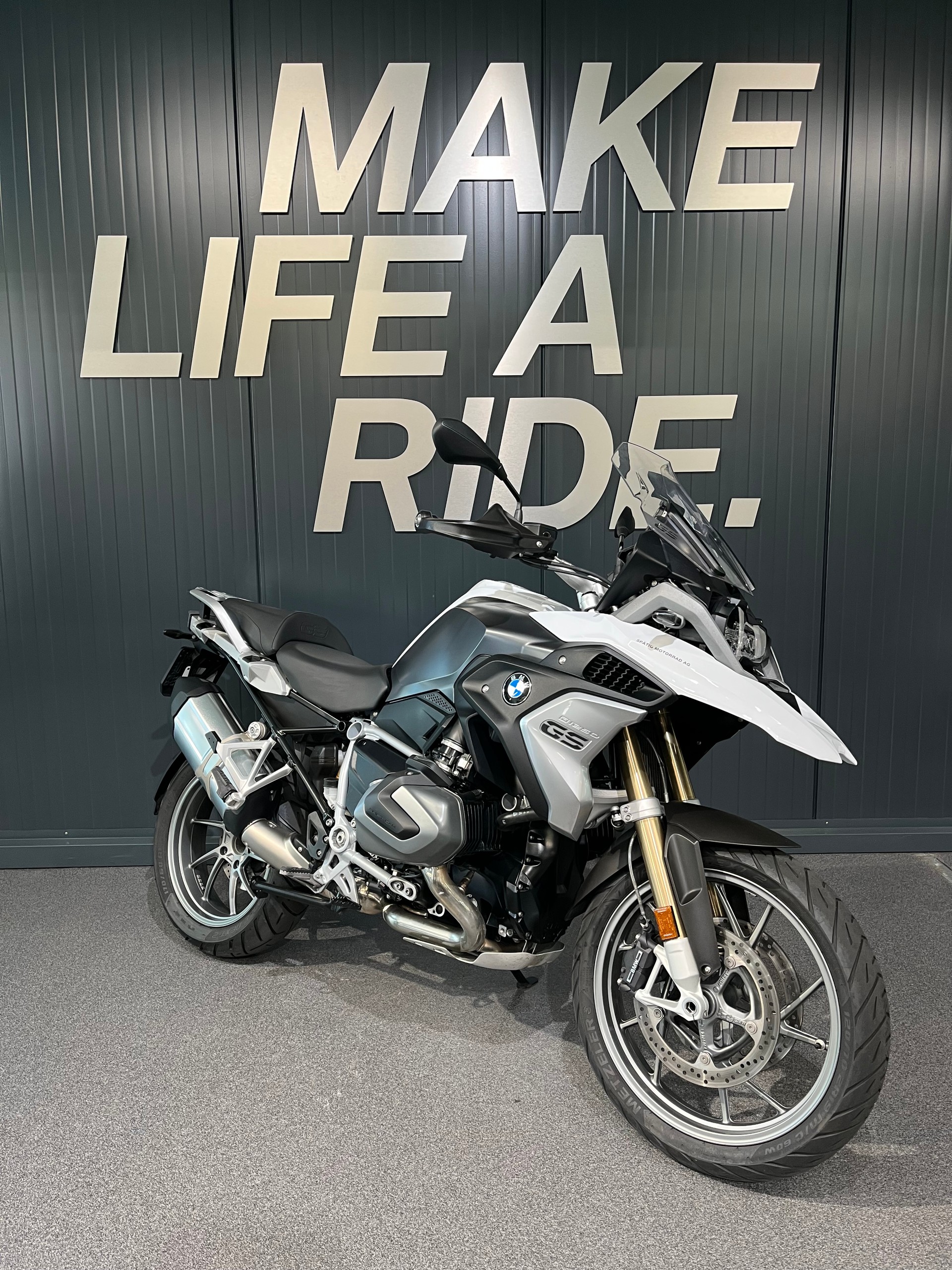 BMW R 1250 GS-image-1