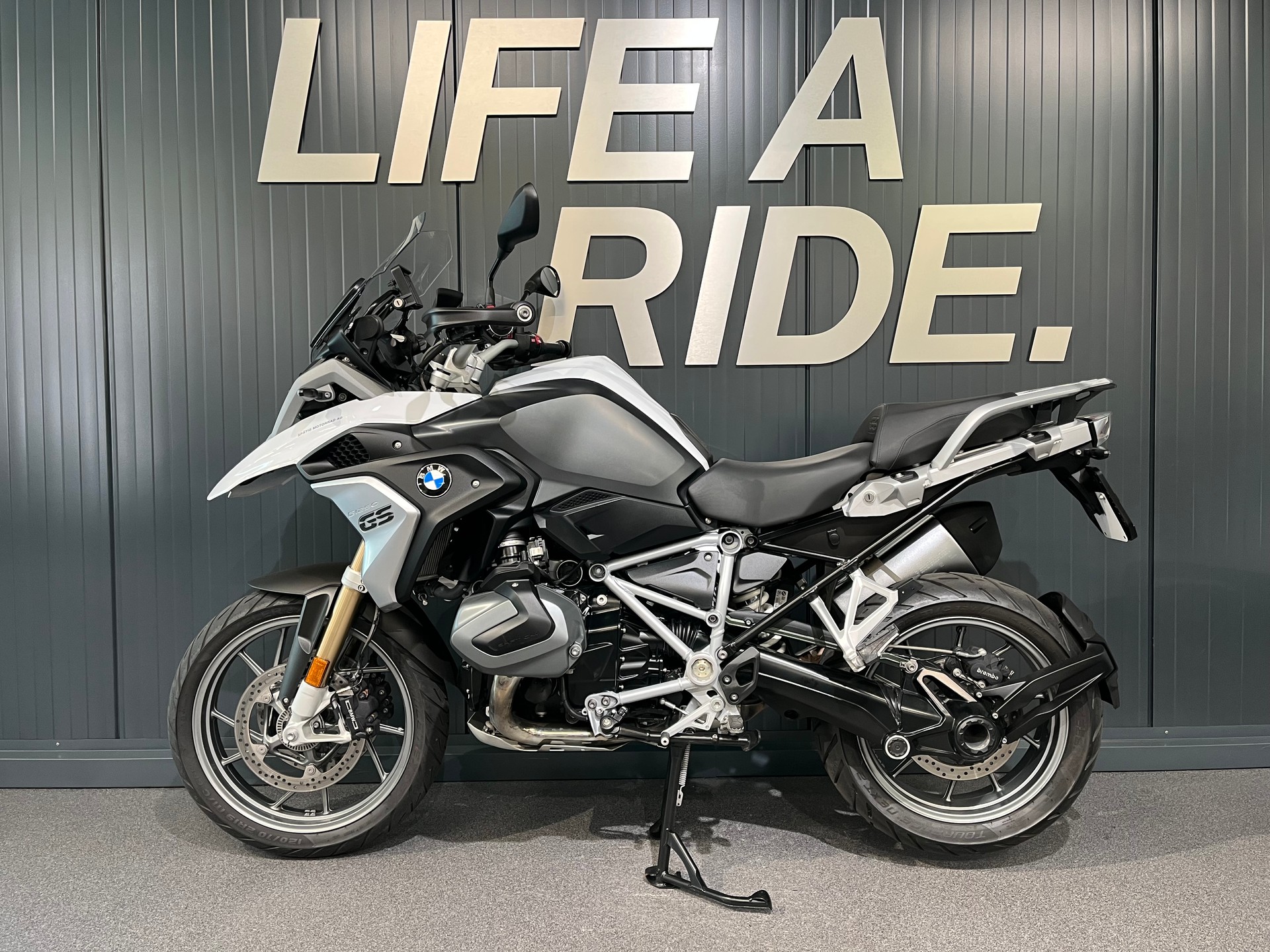 BMW R 1250 GS-image-2
